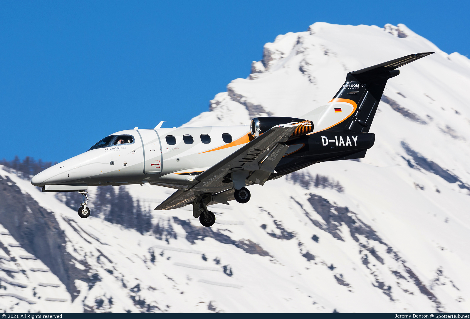 Photo of D-IAAY - Embraer Phenom 100 operated by Arcus-Air