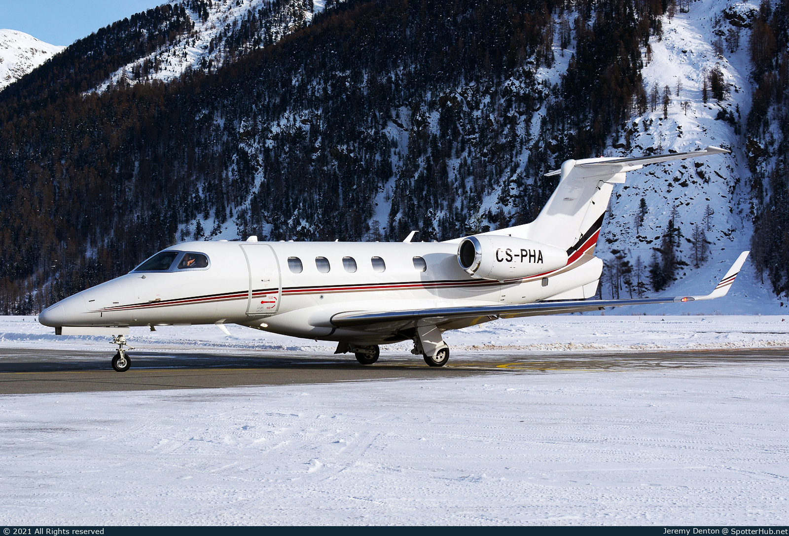 Photo of CS-PHA - Embraer Phenom 300 operated by NetJets Europe