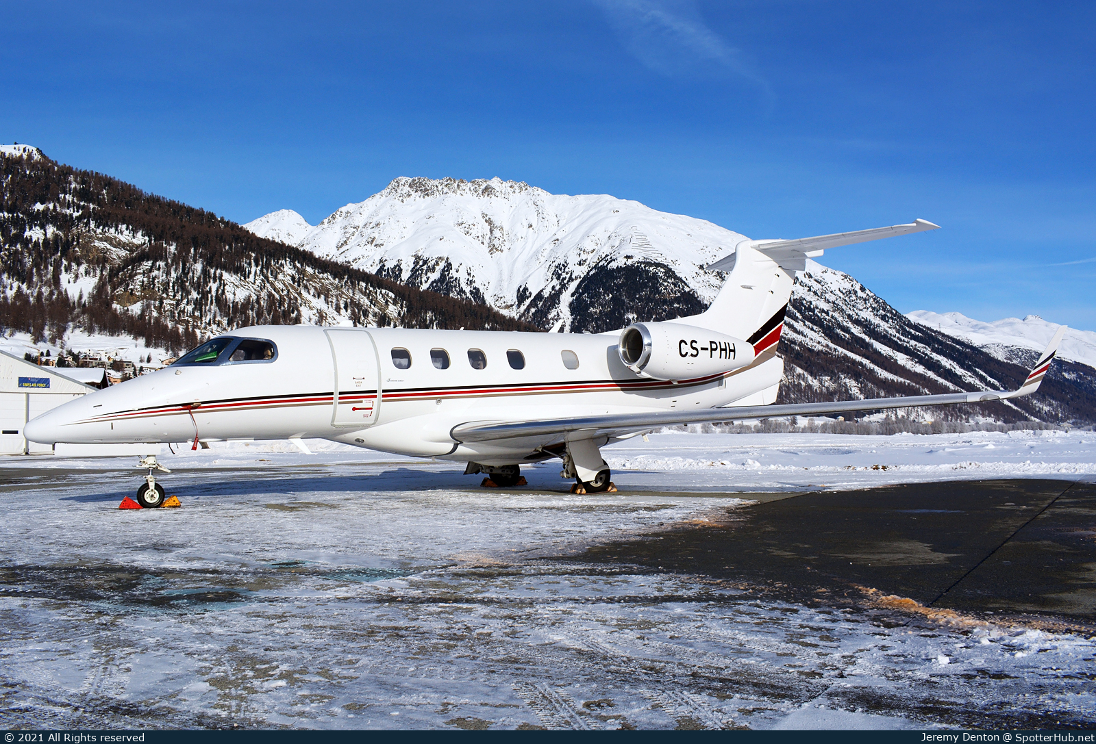 Photo of CS-PHH - Embraer Phenom 300 operated by NetJets Europe