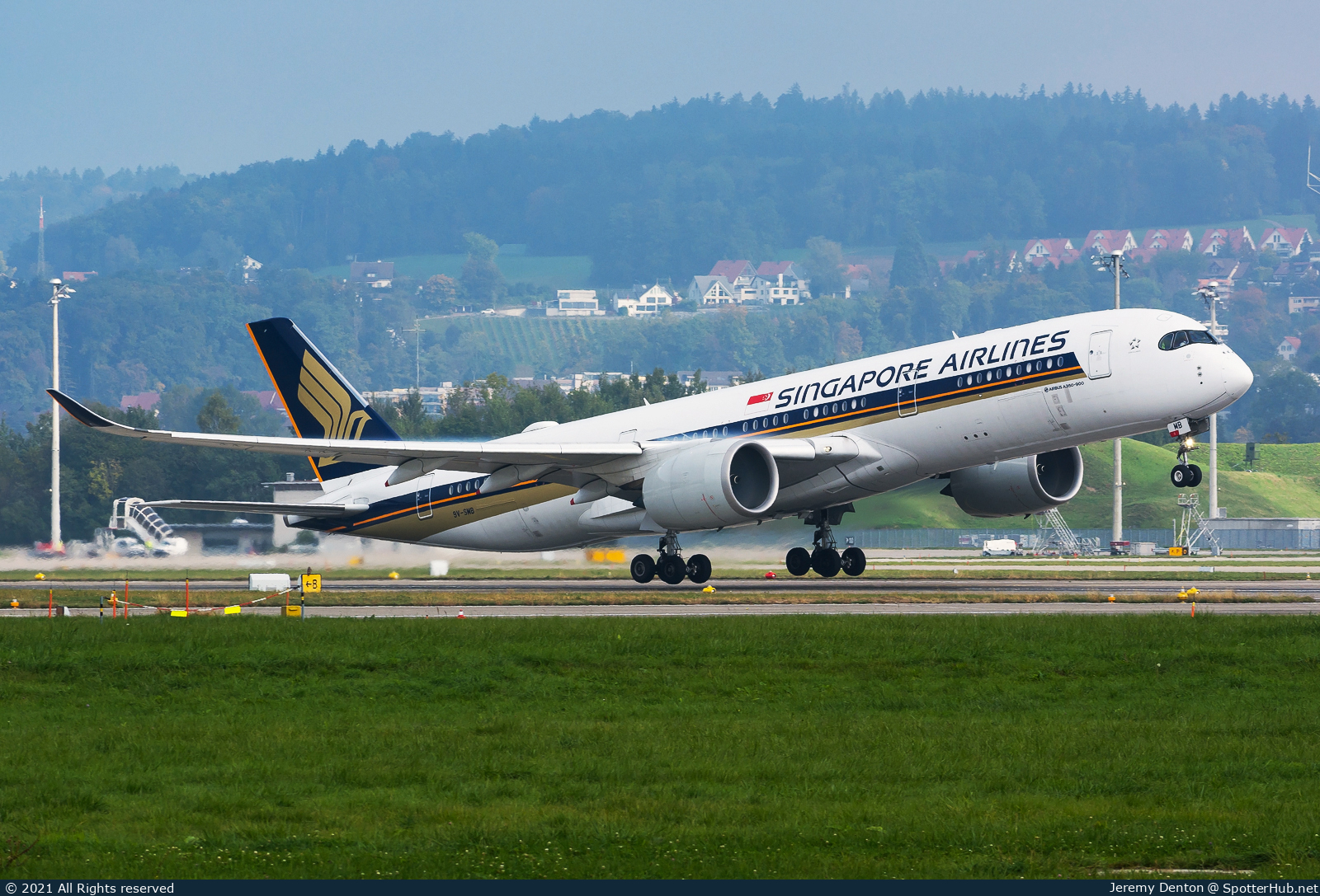 Photo of 9V-SMB - Airbus A350-941 operated by Singapore Airlines