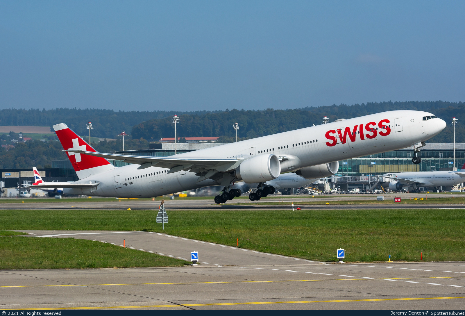 Photo of HB-JNL - Boeing 777-3DE(ER) operated by Swiss International Air Lines