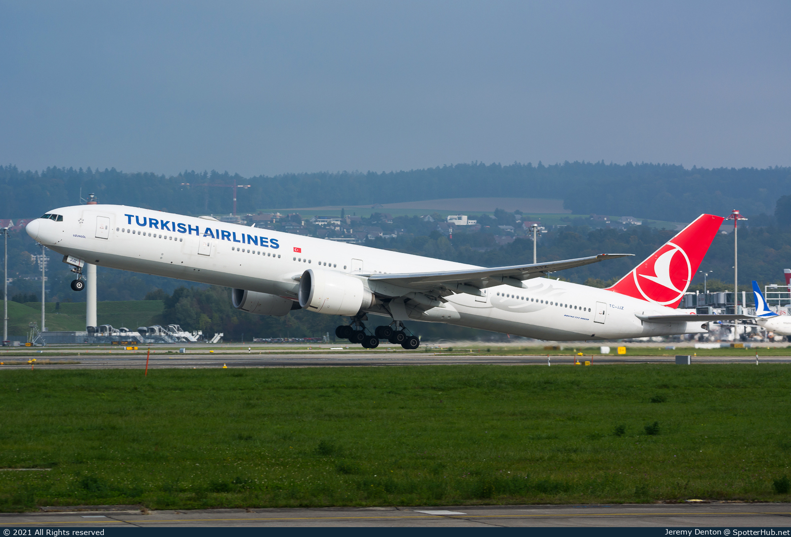 Photo of TC-JJZ - Boeing 777-3F2(ER) operated by Turkish Airlines