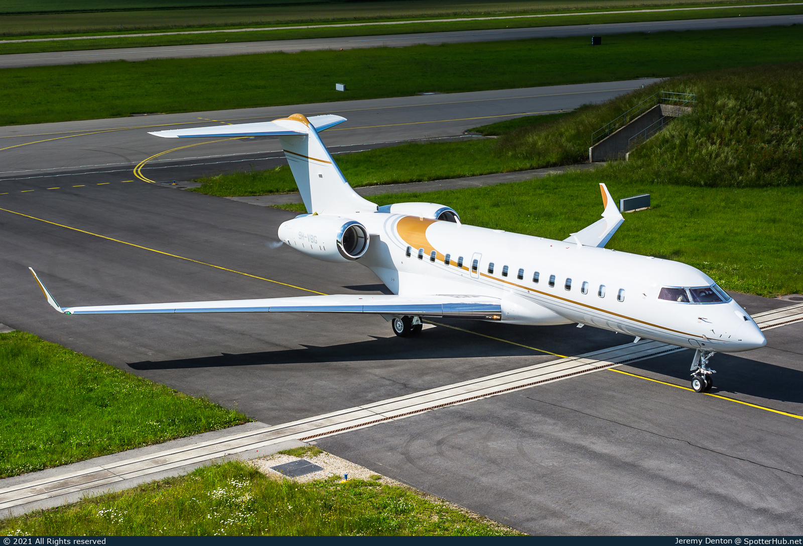 Photo of 9H-VBG - Bombardier Global 6500 operated by TAG Aviation Malta