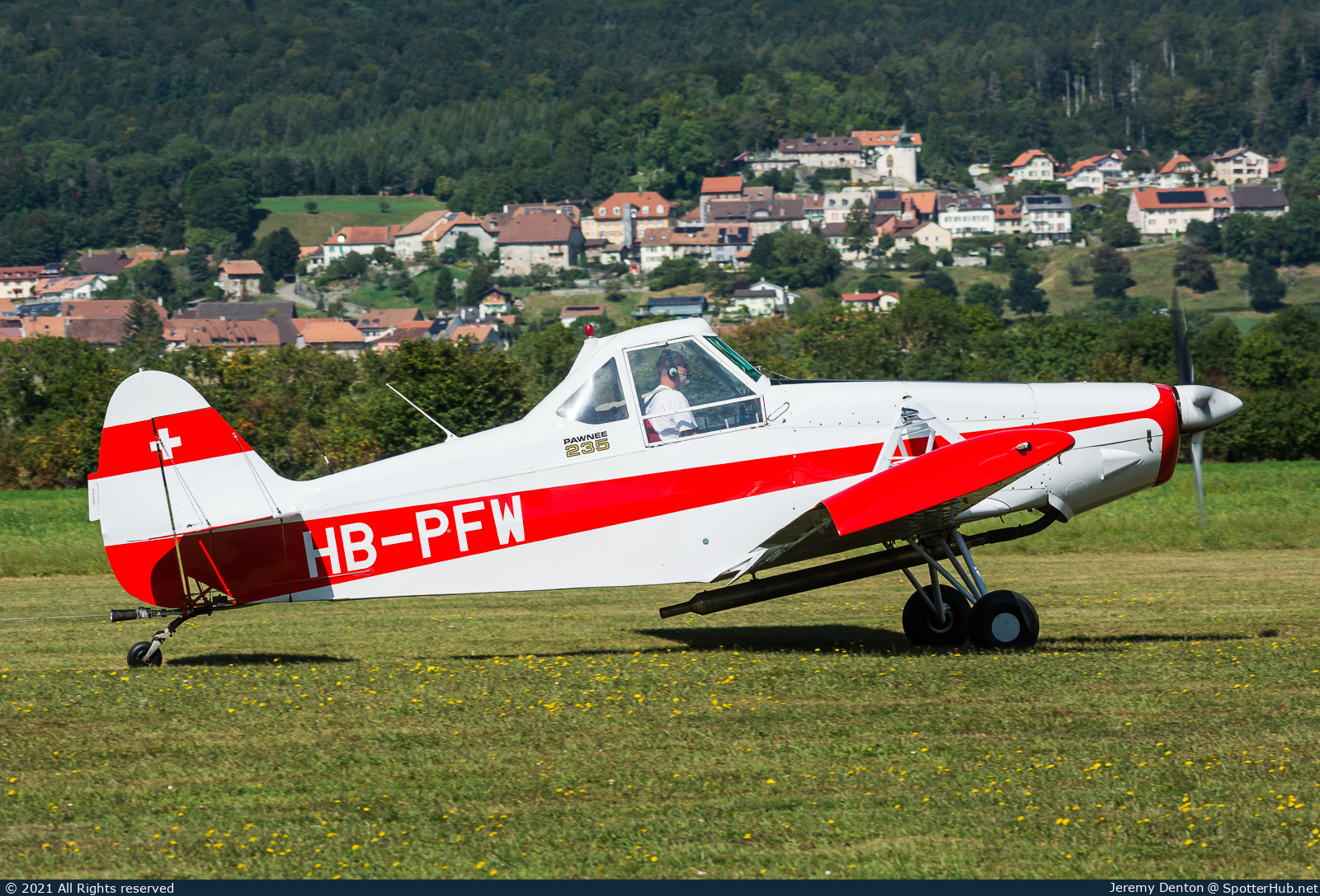 Photo of HB-PFW - Piper PA-25-235 Pawnee operated by Groupe Genevois de Vol à Voile de Montricher