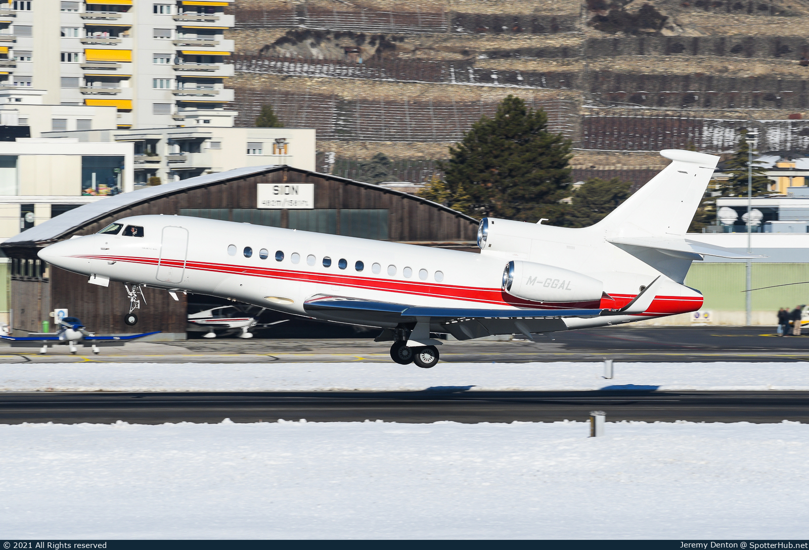 Photo of M-GGAL - Dassault Falcon 7X operated by Private