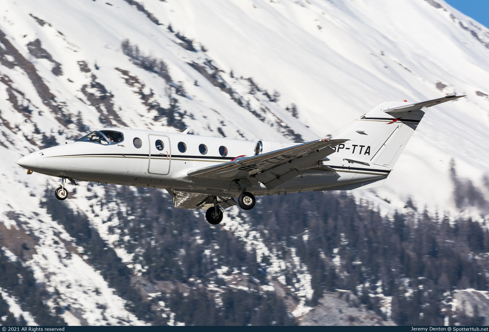 Photo of SP-TTA - Hawker Beechcraft 400XP operated by Smart Jet