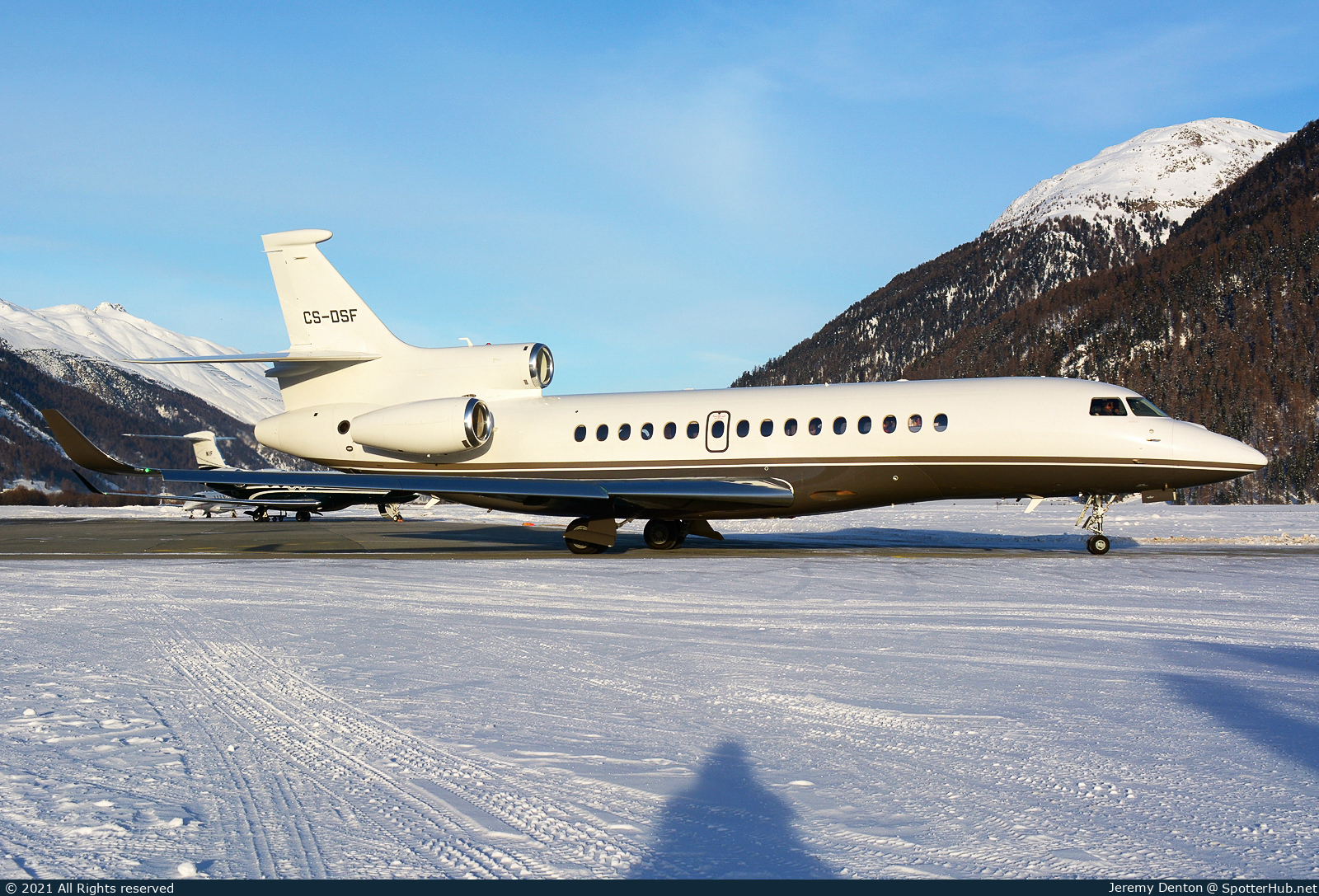 Photo of CS-DSF - Dassault Falcon 8X operated by Executive Jet Management Europe