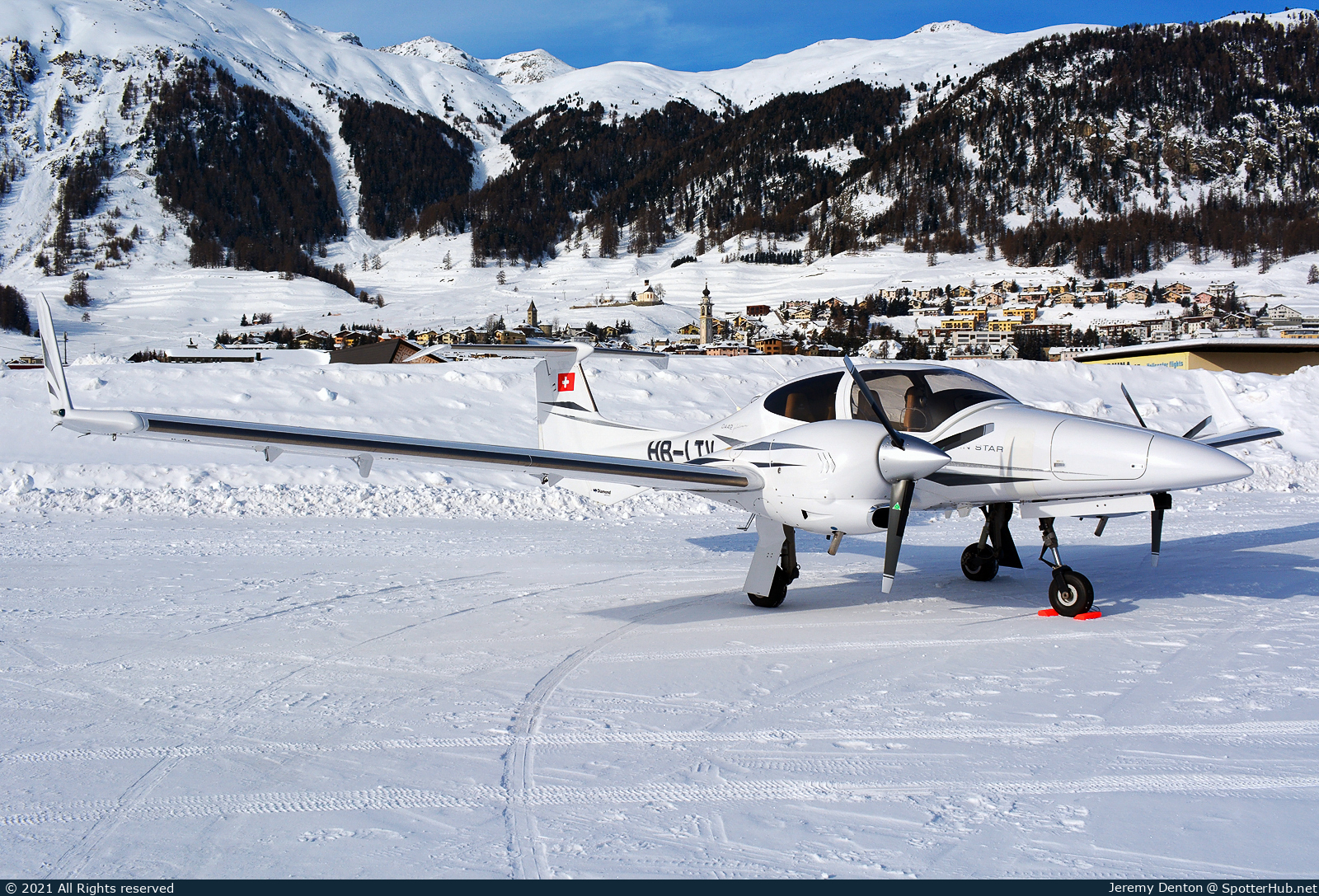 Photo of HB-LTV - Diamond DA42 Twin Star operated by Kreutzer Aviation Services