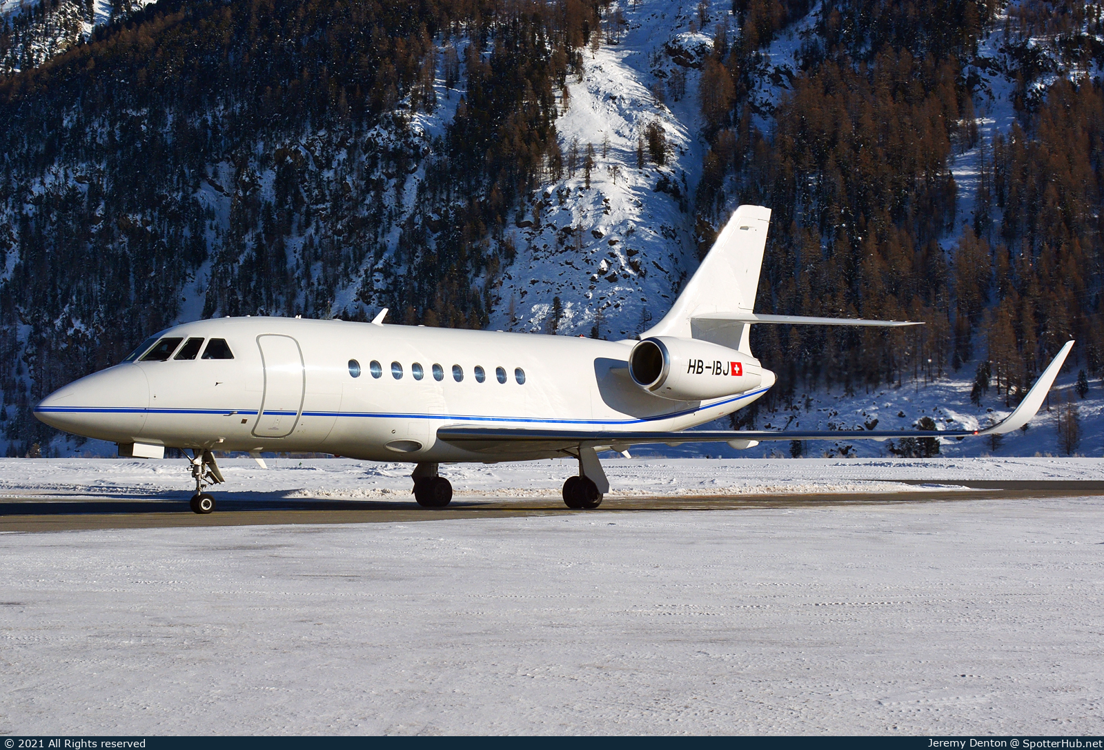 Photo of HB-IBJ - Dassault Falcon 2000LXS operated by Cat Aviation