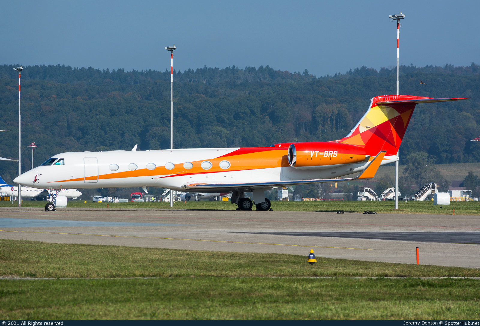 Photo of VT-BRS - Gulfstream GV-SP (G550) operated by Grasim Industries