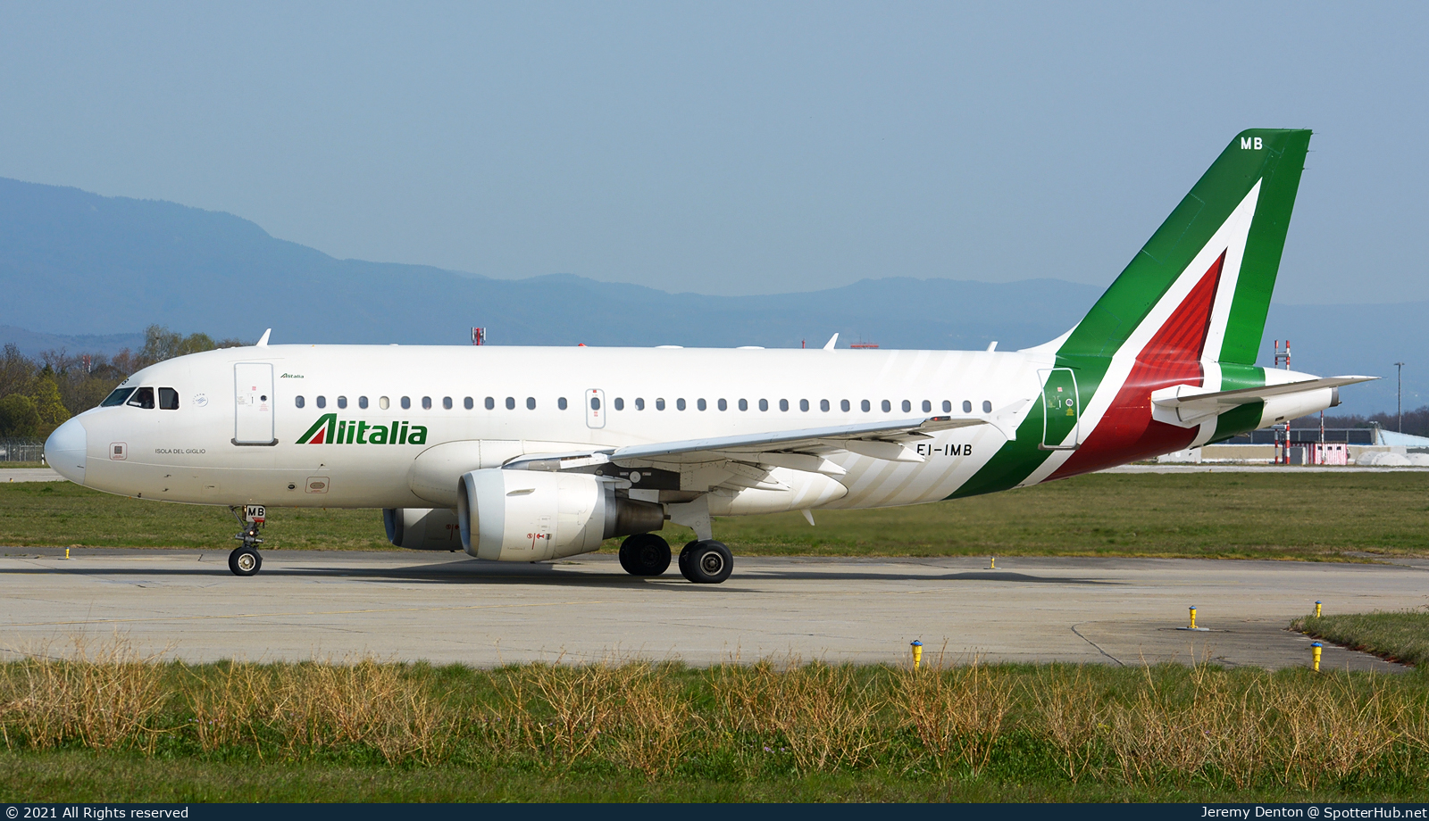 Photo of EI-IMB - Airbus A319-112 operated by Alitalia