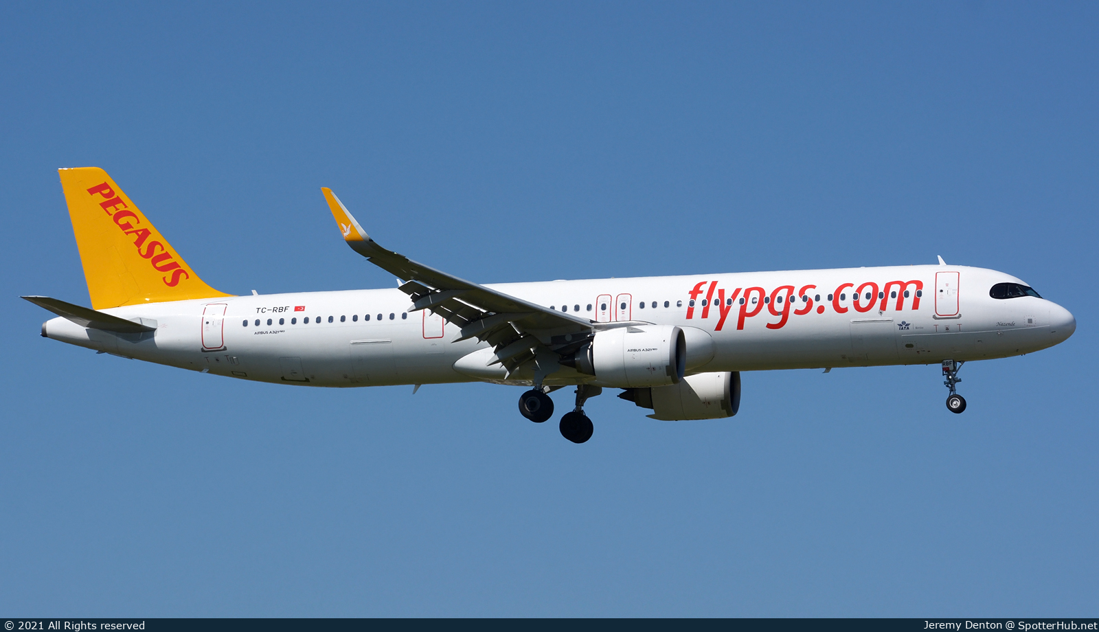 Photo of TC-RBF - Airbus A321-251NX operated by Pegasus Airlines