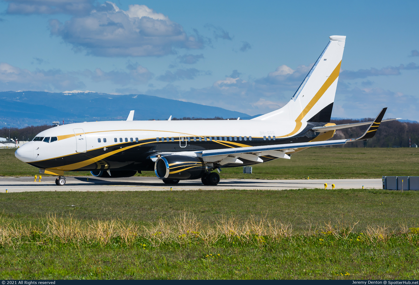 Photo of 9H-GGG - Boeing 737-7ZX(BBJ) operated by Jet Aviation Flight Services Malta