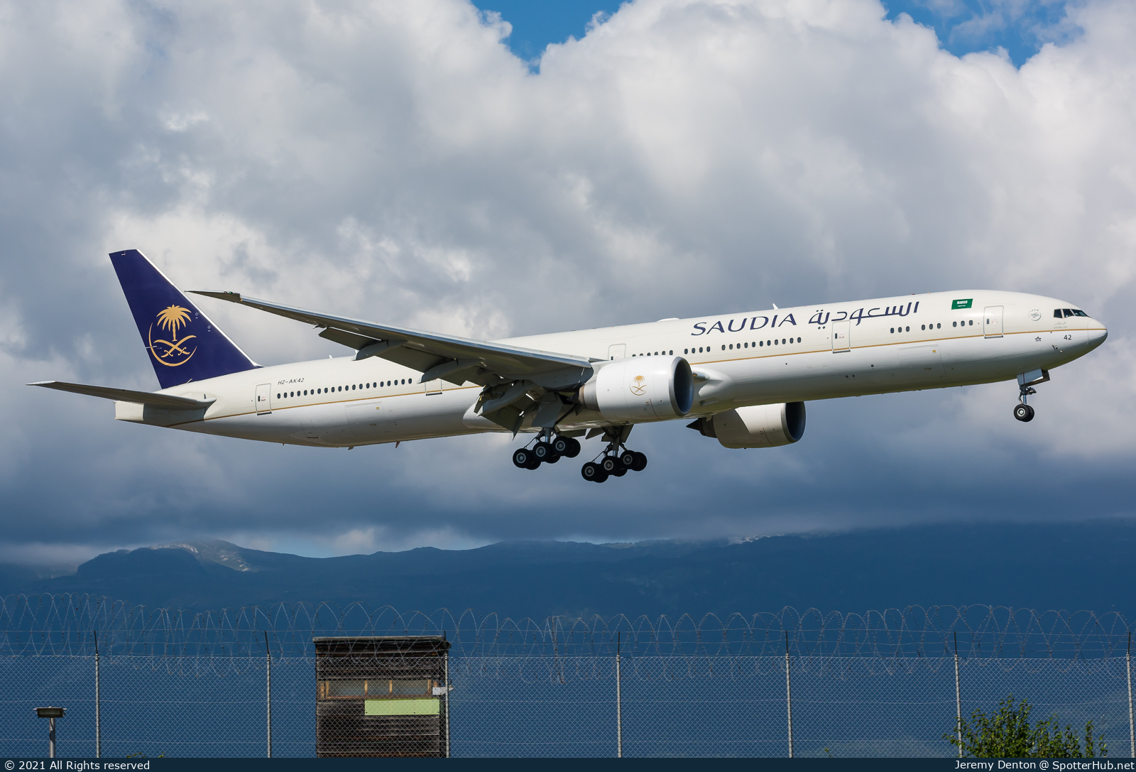 Photo of HZ-AK42 - Boeing 777-368(ER) operated by Saudia