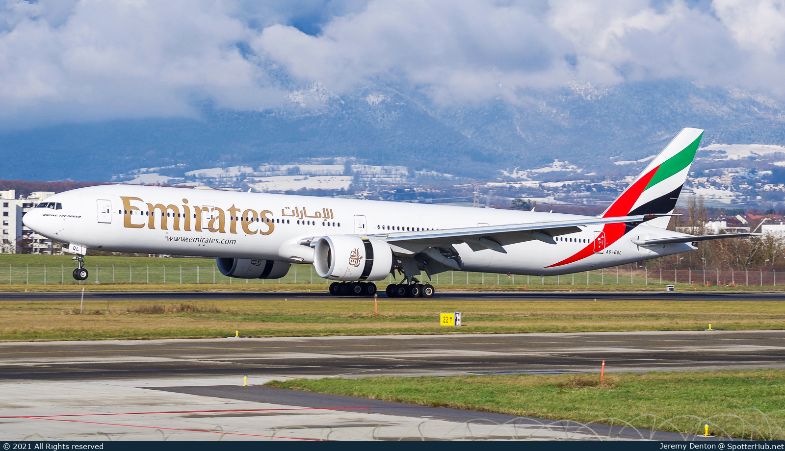 Photo of A6-EQL - Boeing 777-31H(ER) operated by Emirates