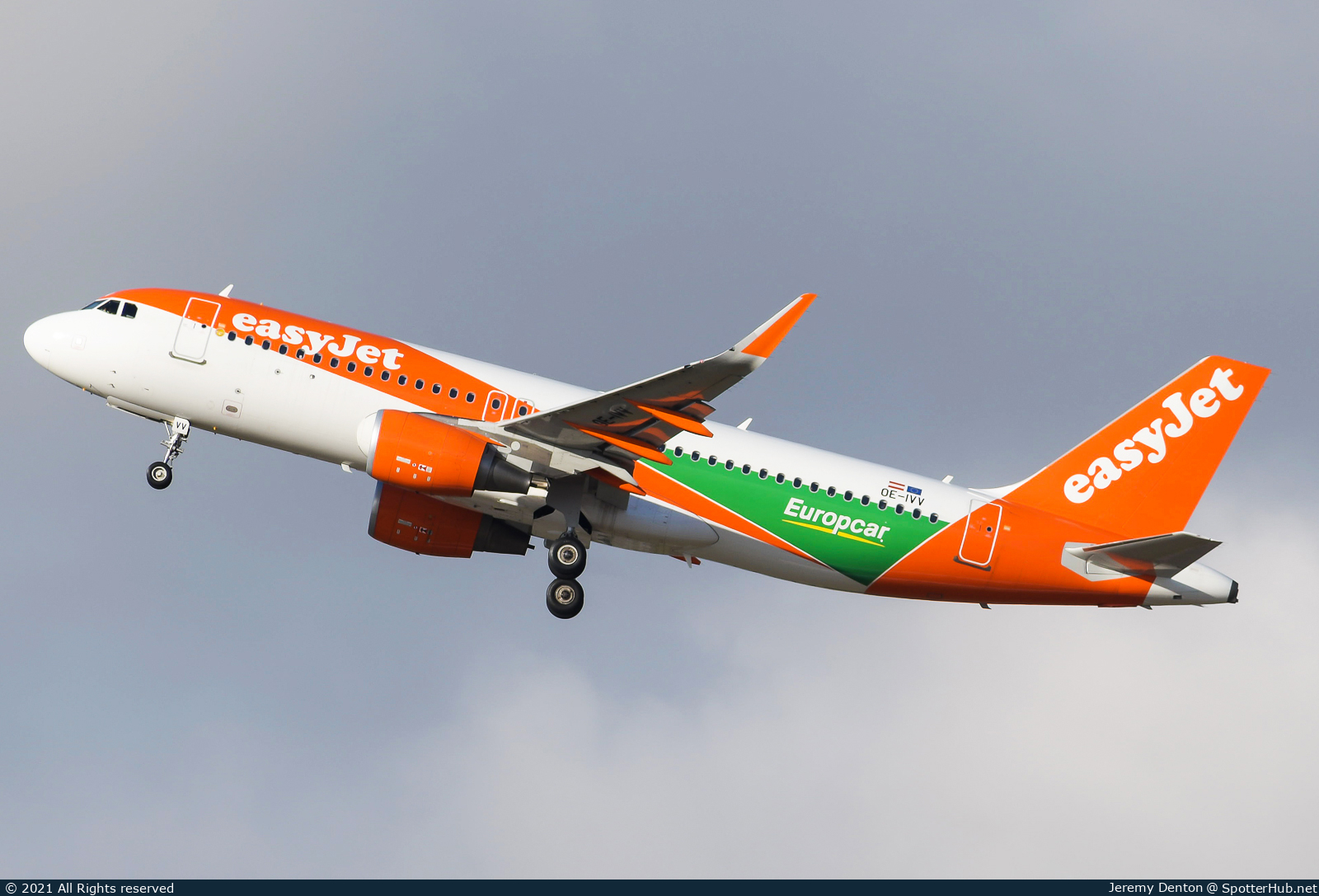 Photo of OE-IVV - Airbus A320-214 operated by easyJet Europe