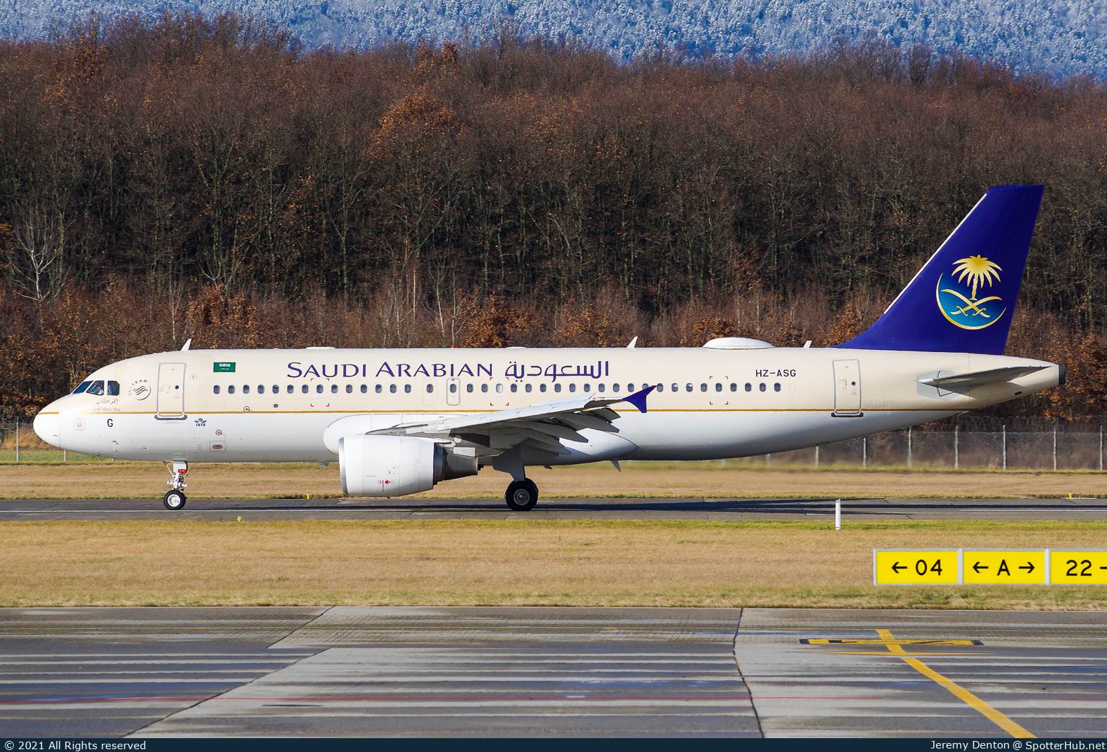 Photo of HZ-ASG - Airbus A320-214 operated by Saudi Arabian Airlines