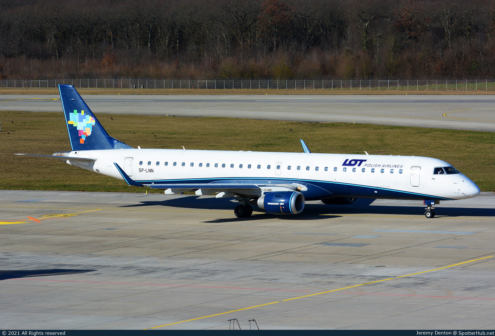 Photo of SP-LNN - Embraer ERJ-195AR operated by LOT Polish Airlines