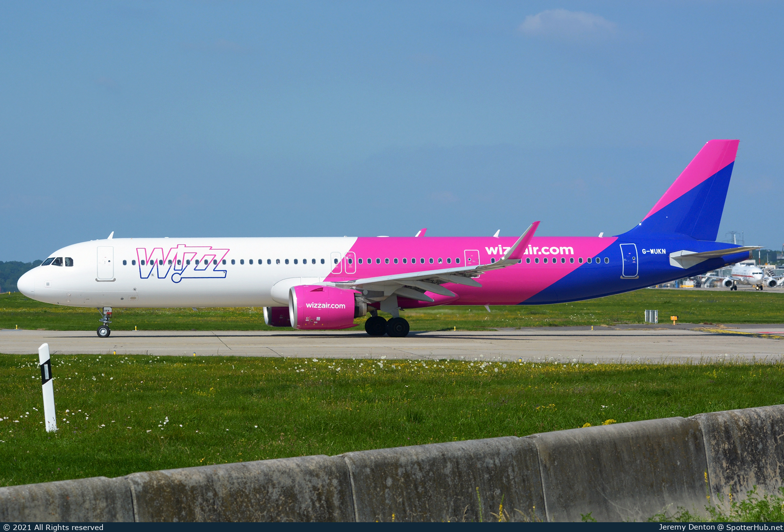 Photo of G-WUKN - Airbus A321-271NX operated by Wizz Air UK