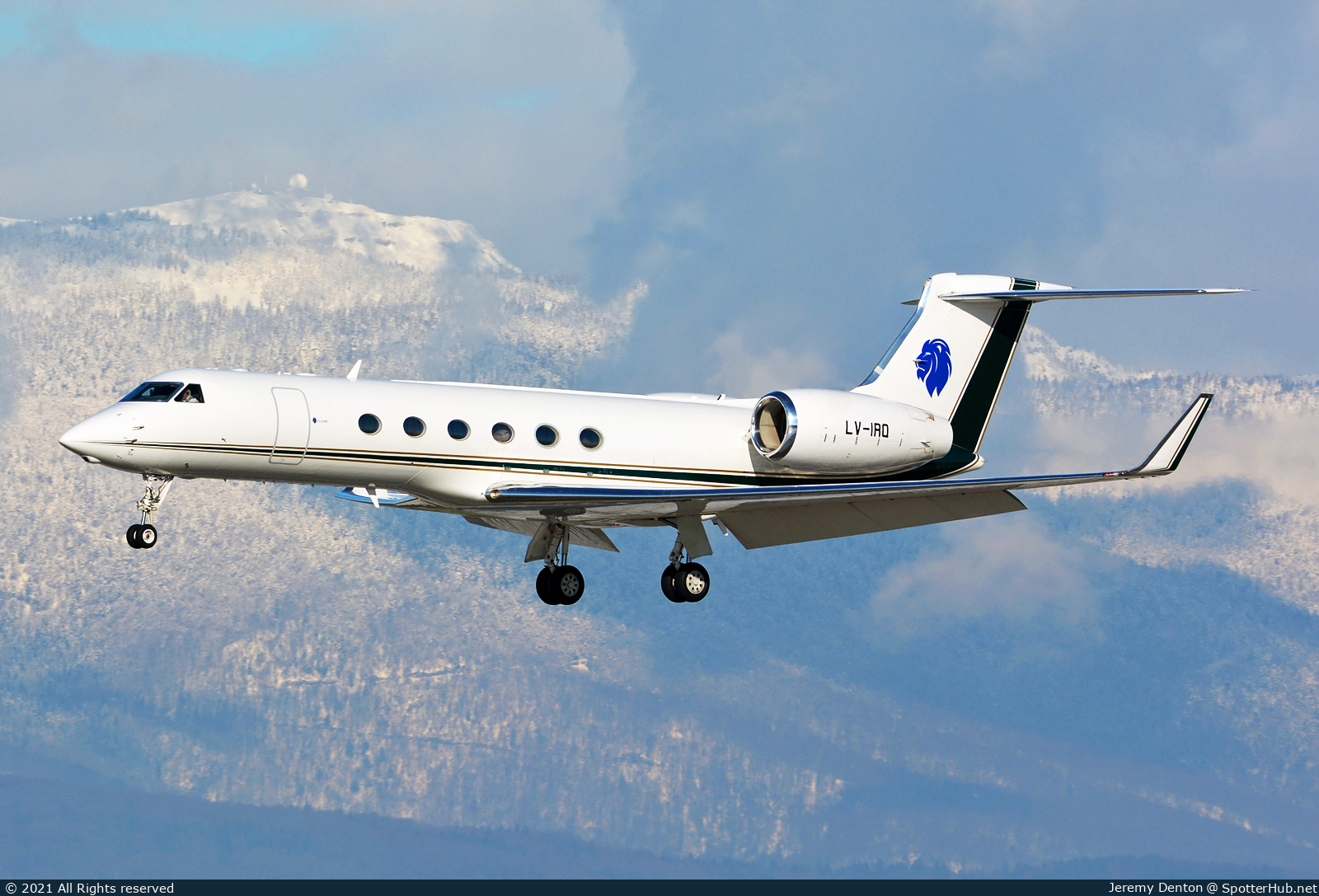 Photo of LV-IRQ - Gulfstream GV operated by FLYZAR Servicios y Emprendimientos Aéreos