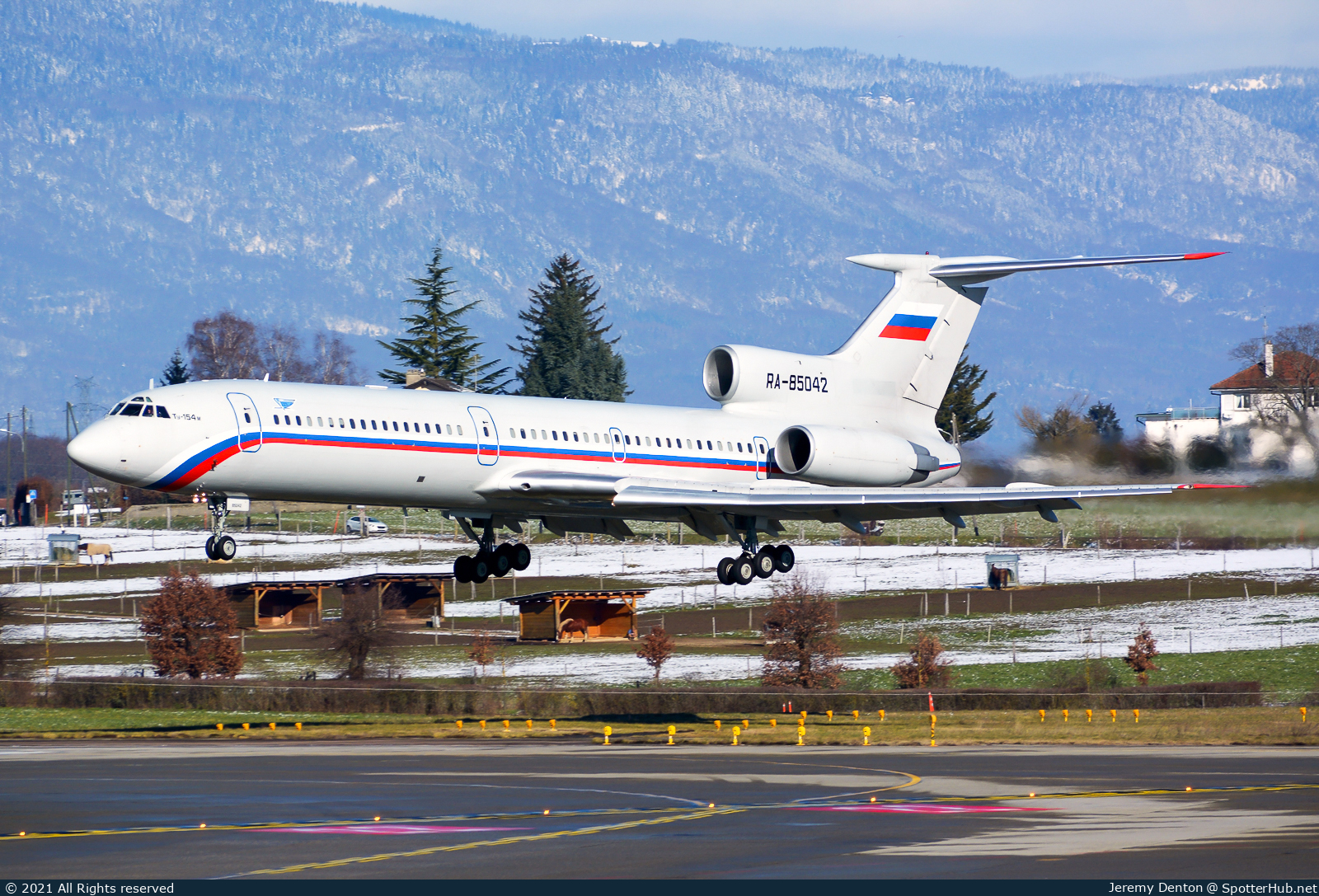 Photo of RA-85042 - Tupolev Tu-154M operated by Russian Air Force