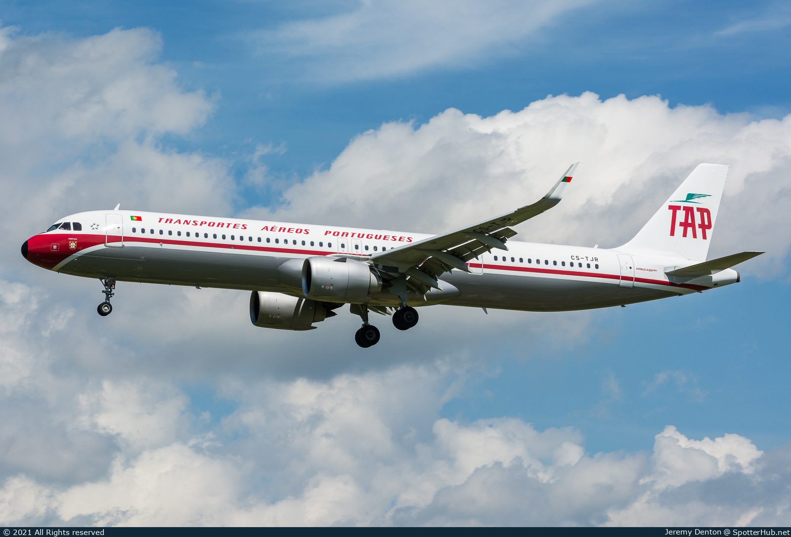 Photo of CS-TJR - Airbus A321-251NX operated by TAP Air Portugal