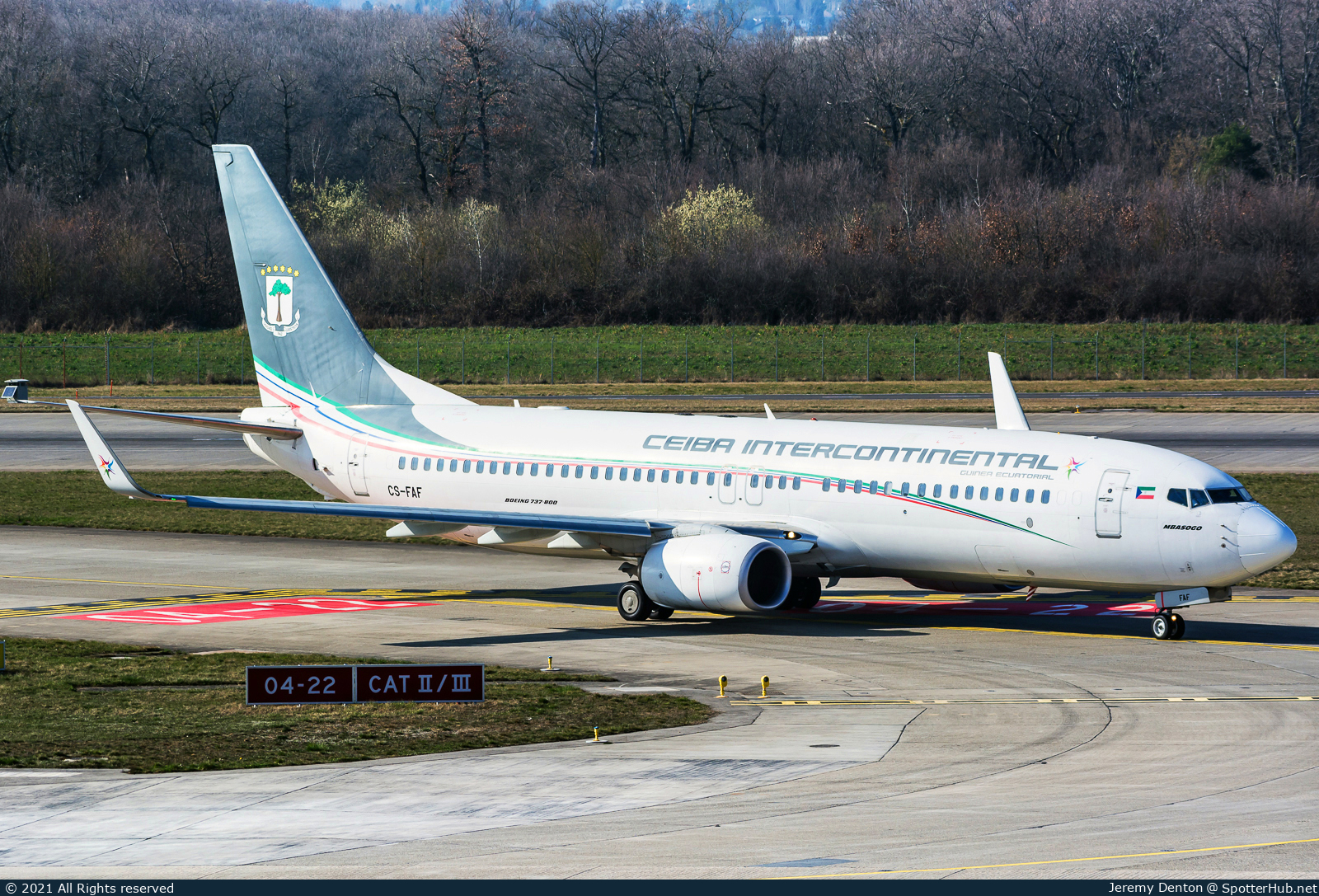 Photo of CS-FAF - Boeing 737-8FB operated by Ceiba Intercontinental (opb White Airways)