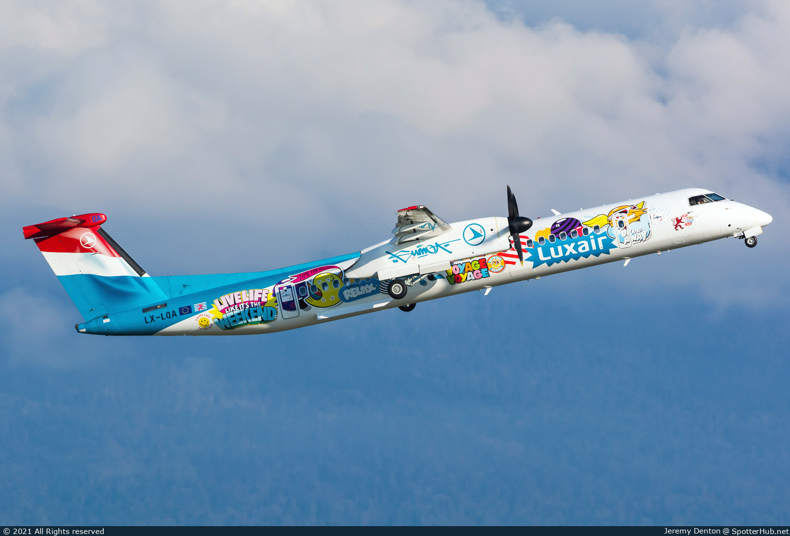 Photo of LX-LQA - Bombardier DHC-8-402 Dash 8 Q400 operated by Luxair