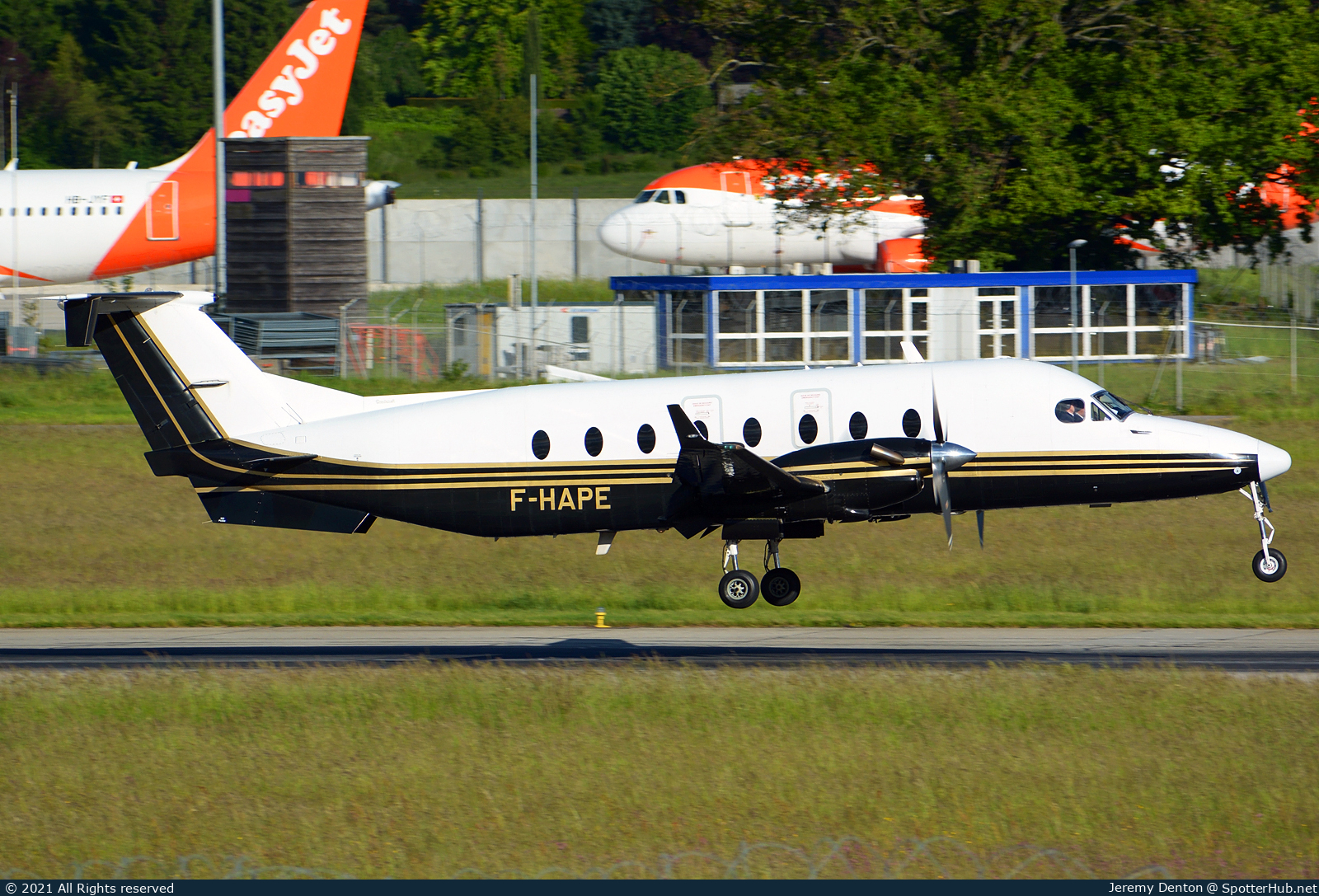 Photo of F-HAPE - Beechcraft 1900D operated by Twin Jet