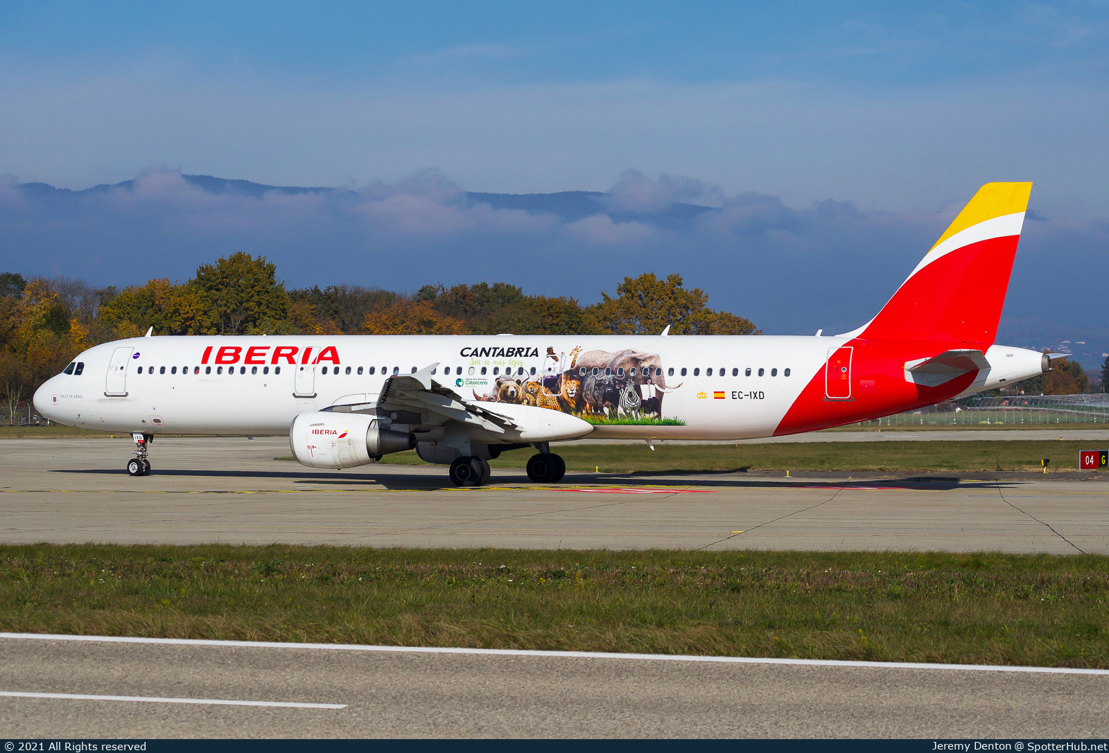 Photo of EC-IXD - Airbus A321-212 operated by Iberia
