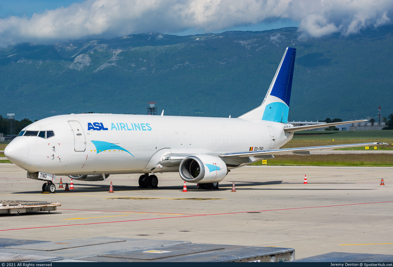 Photo of OO-TNO - Boeing 737-49R(BDSF) operated by ASL Airlines Belgium
