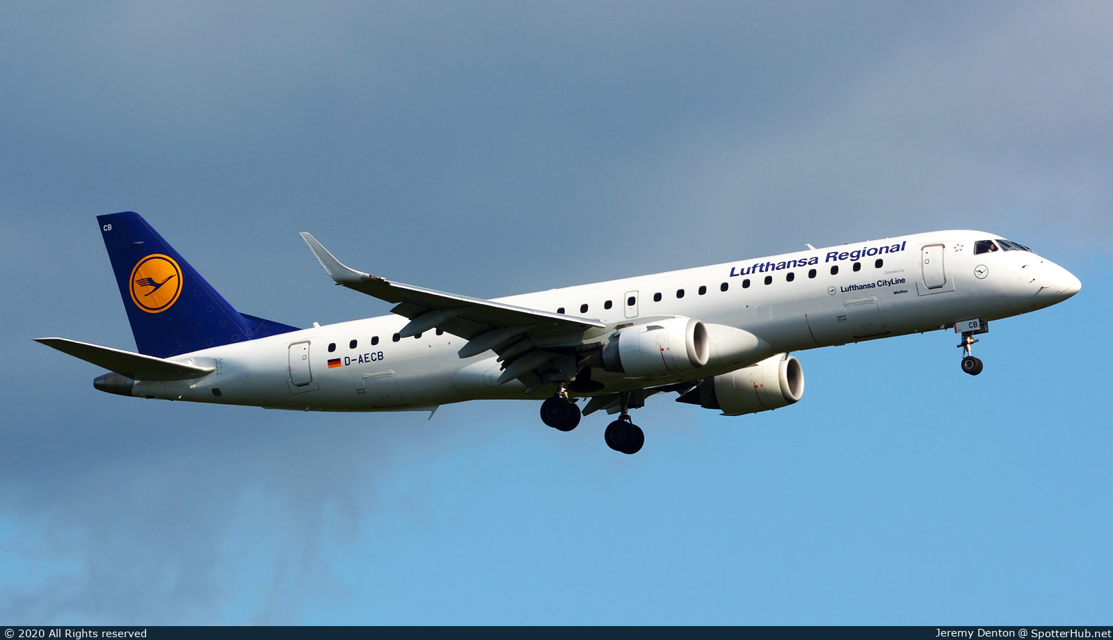 Photo of D-AECB - Embraer ERJ-190LR operated by Lufthansa CityLine