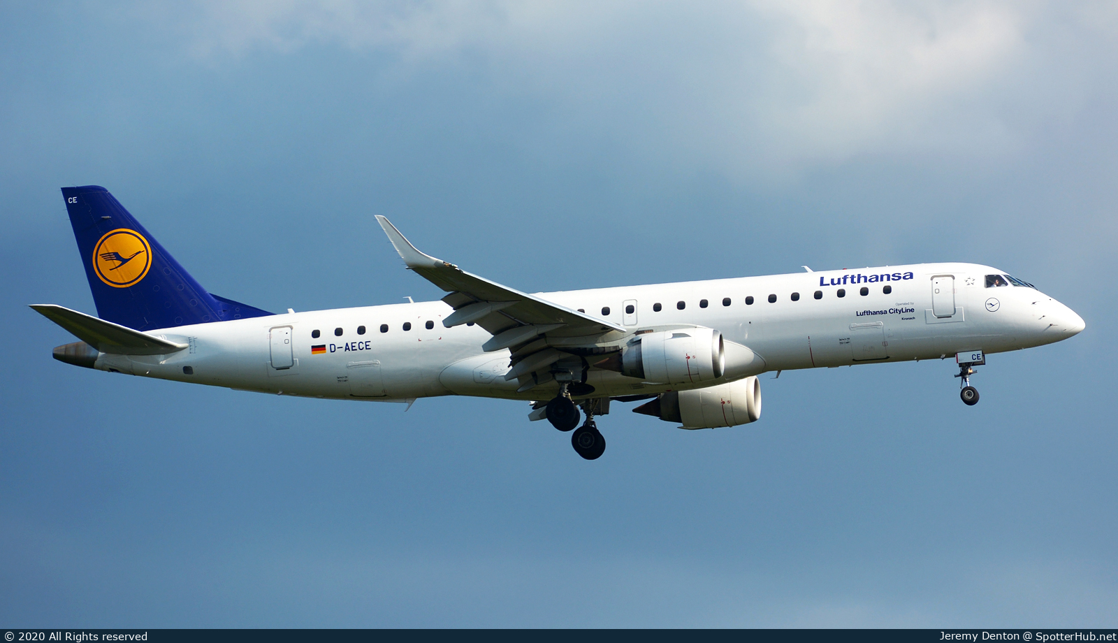 Photo of D-AECE - Embraer ERJ-190LR operated by Lufthansa CityLine