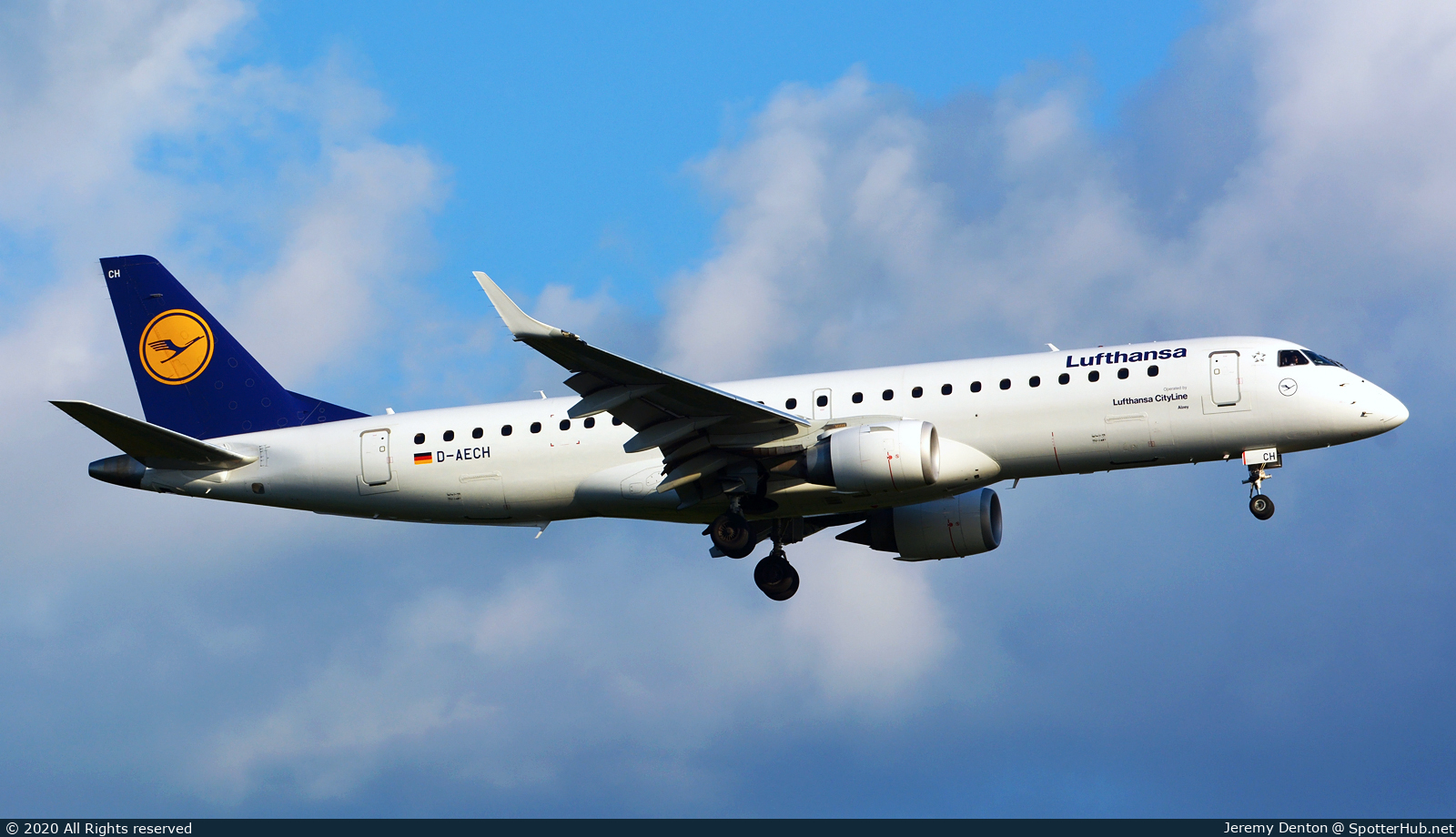 Photo of D-AECH - Embraer ERJ-190LR operated by Lufthansa CityLine