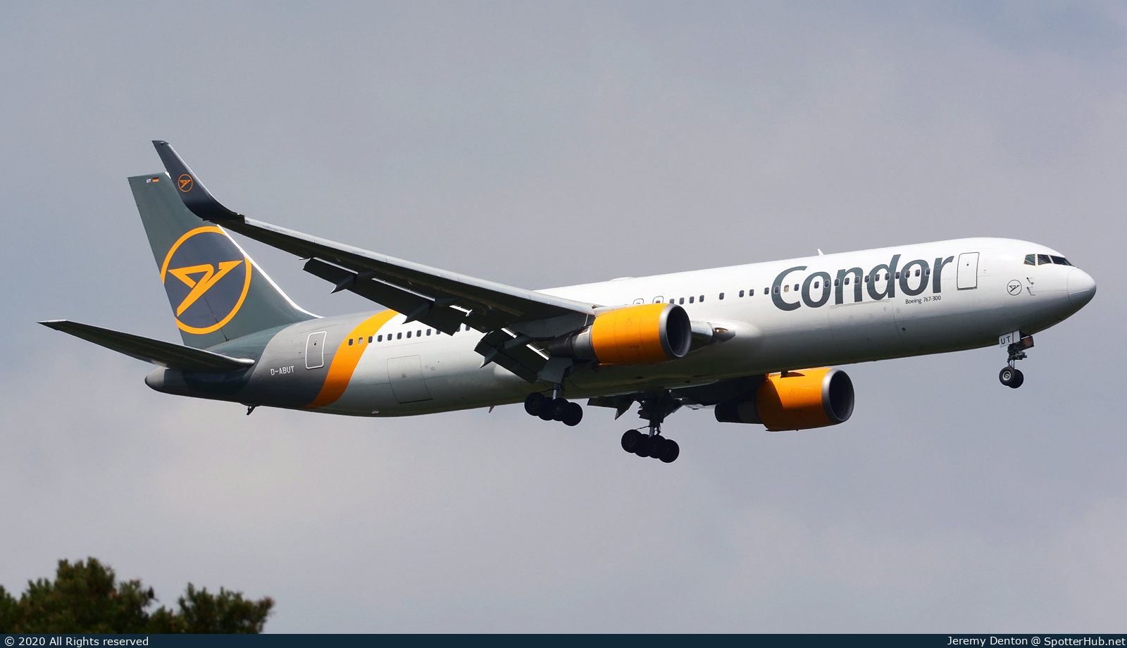 Photo of D-ABUT - Boeing 767-3Q8(ER) operated by Condor
