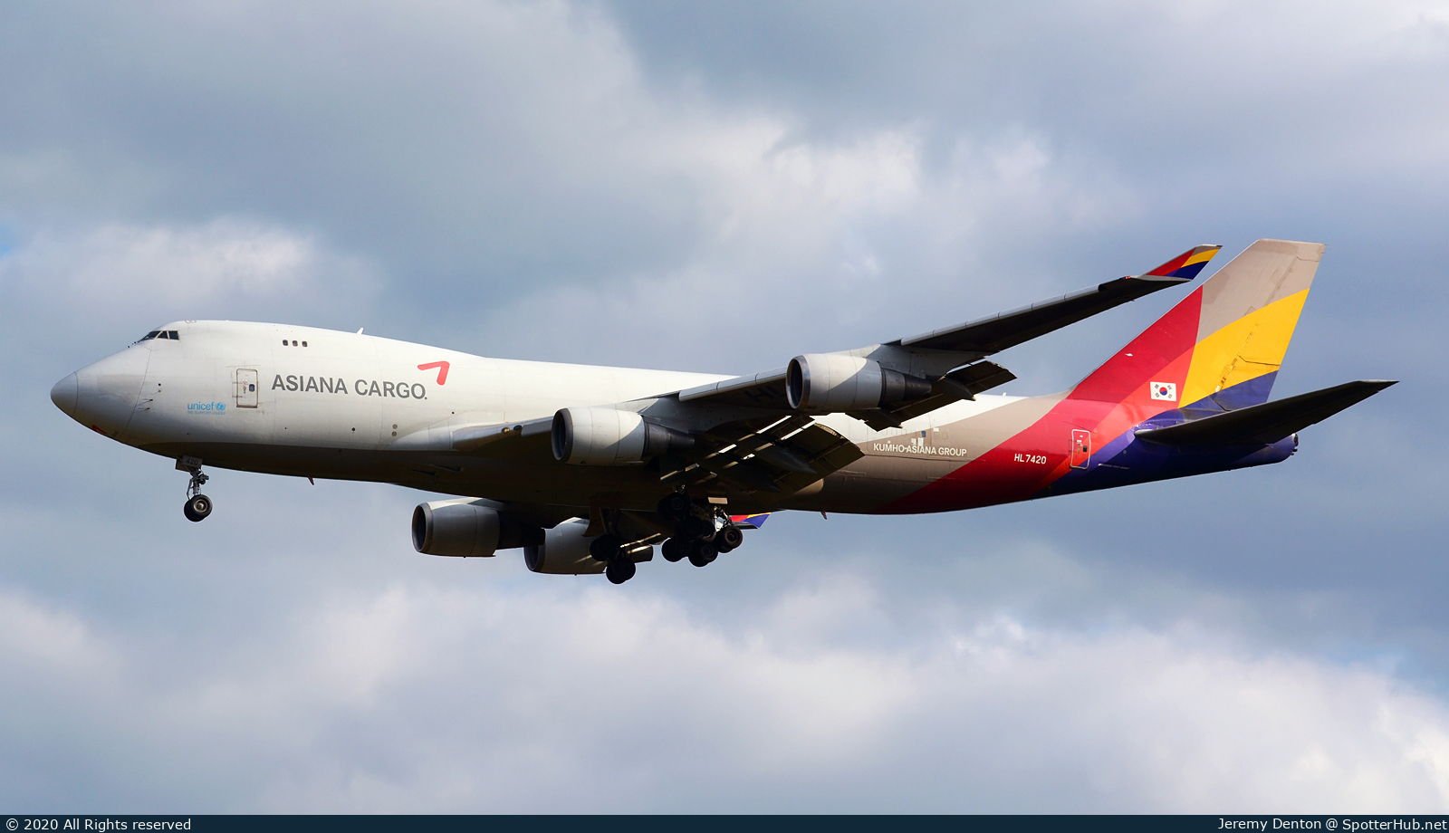 Photo of HL7420 - Boeing 747-48EF operated by Asiana Cargo