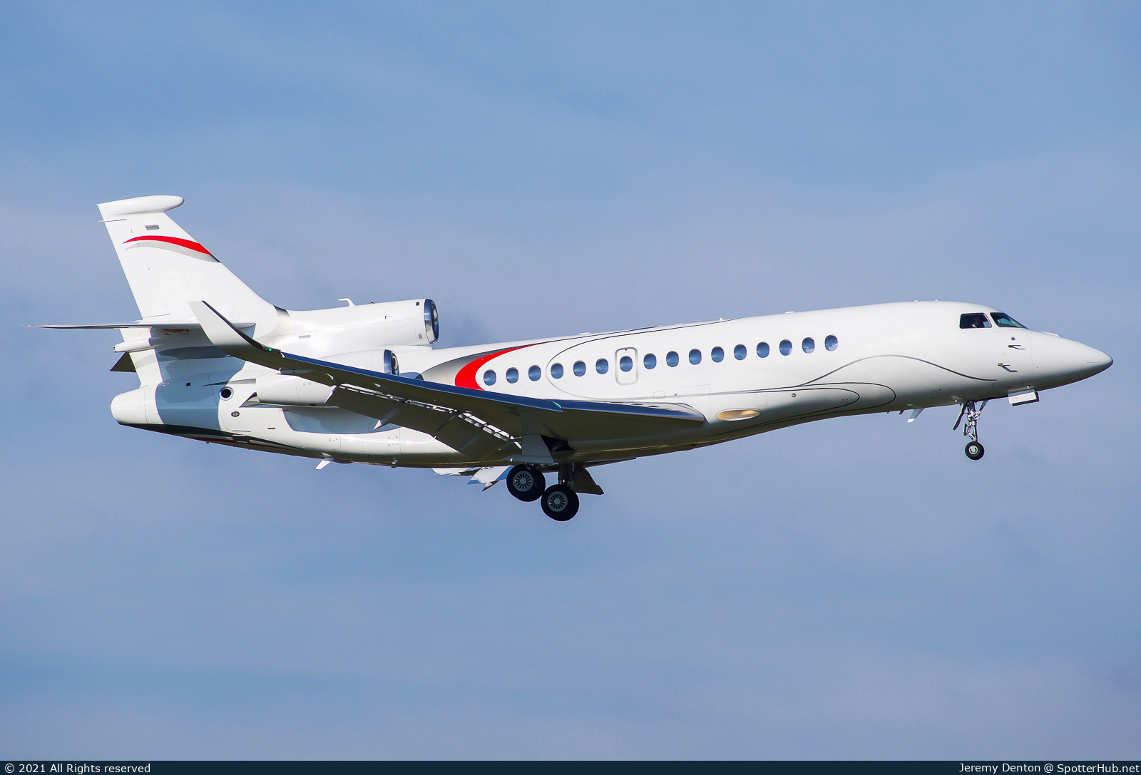 Photo of N9527E - Dassault Falcon 8X operated by Private