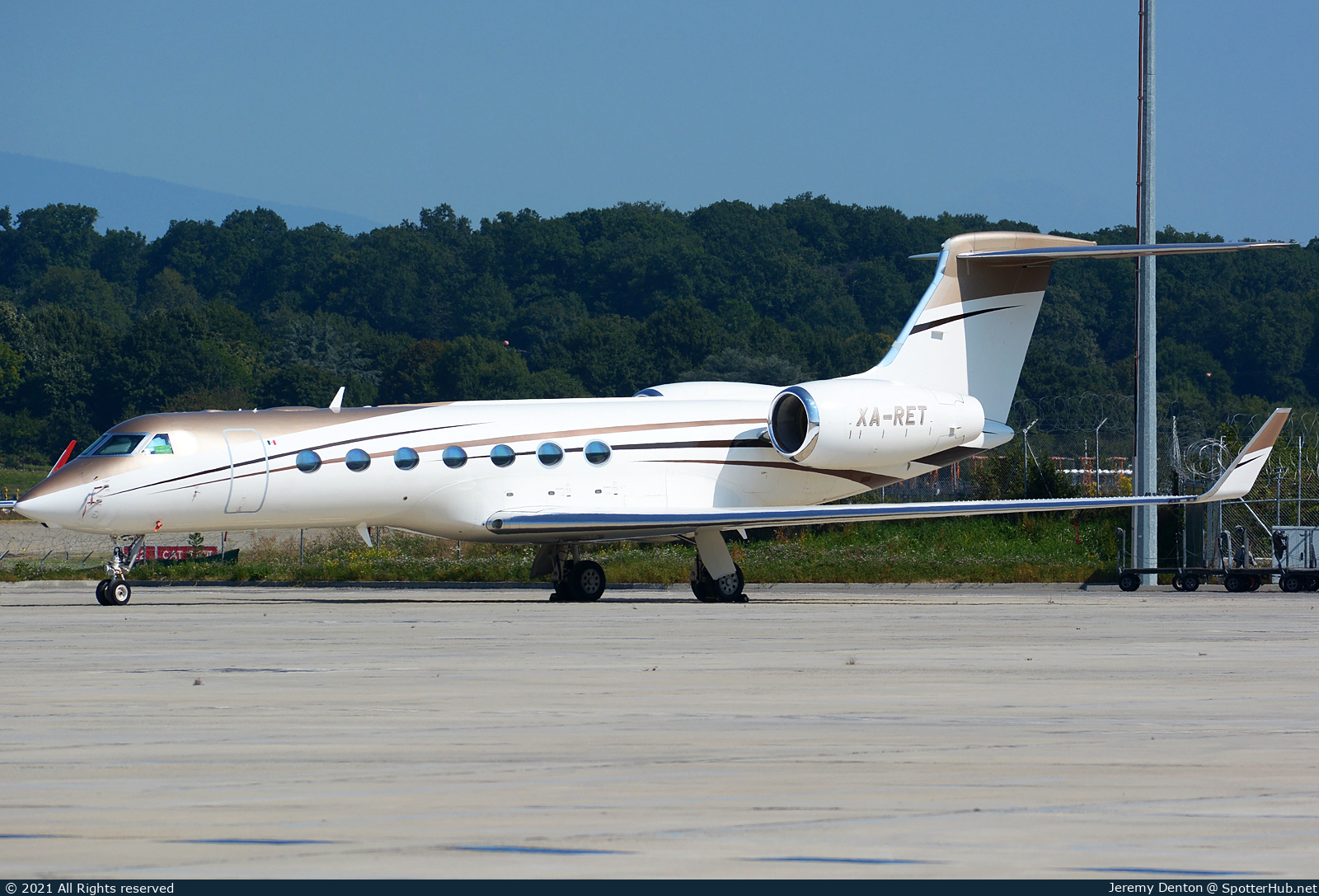 Photo of XA-RET - Gulfstream GV-SP (G550) operated by Private