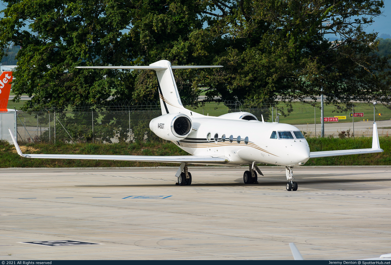 Photo of N450T - Gulfstream GIV-X (G450) operated by Private