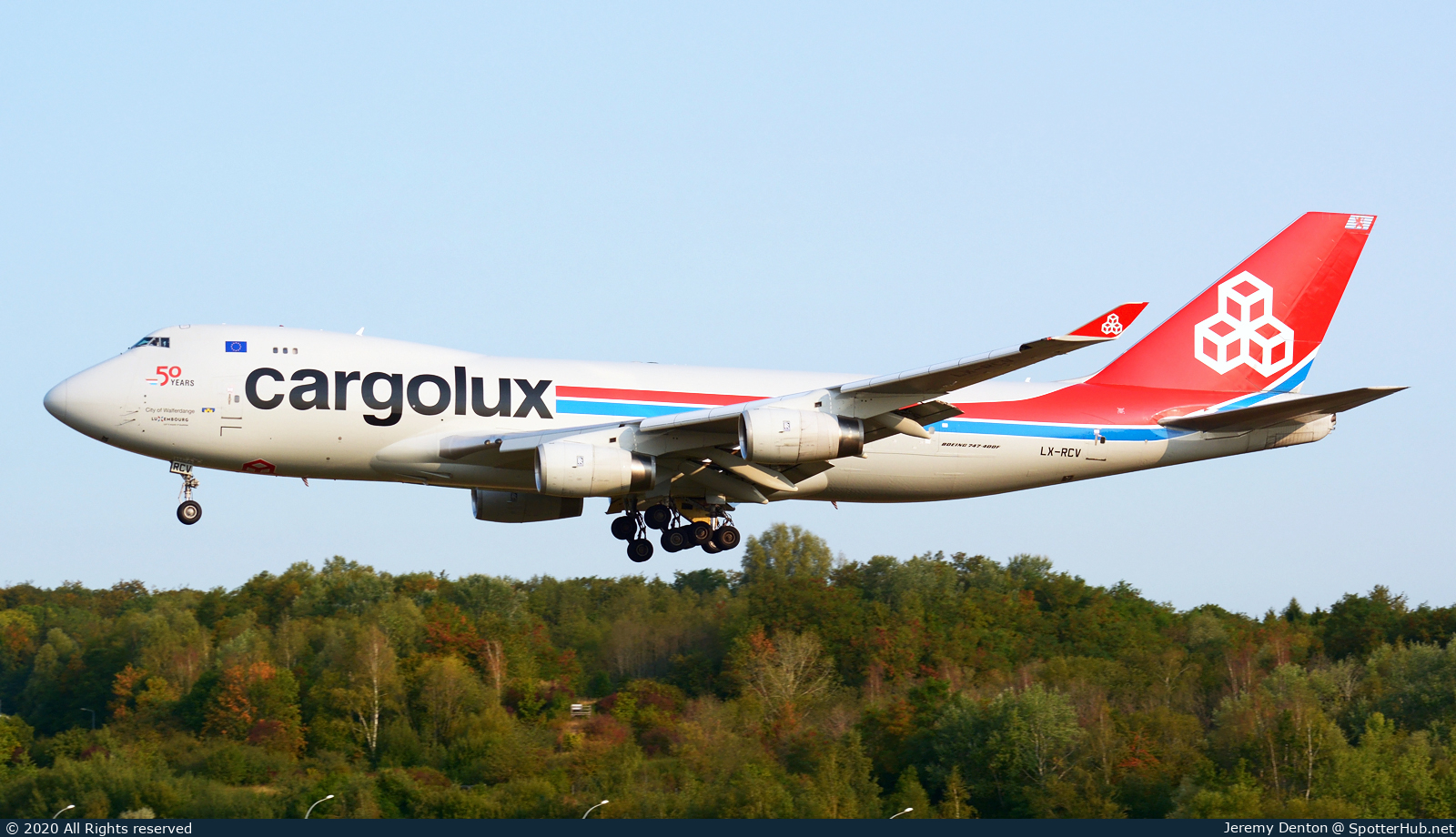 Photo of LX-RCV - Boeing 747-4R7F operated by Cargolux