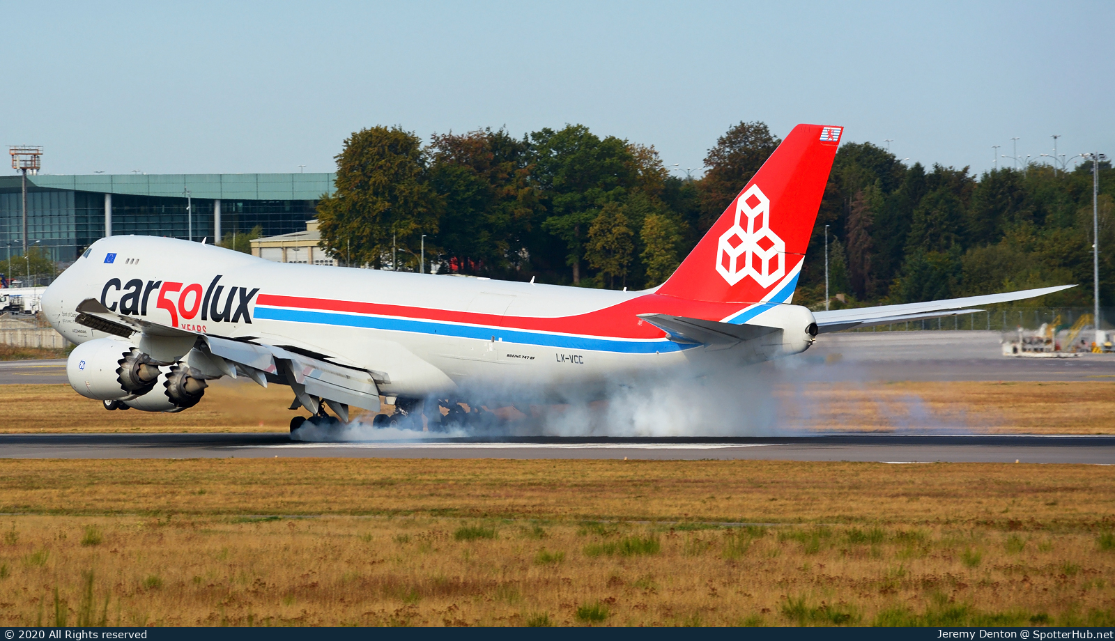 Photo of LX-VCC - Boeing 747-8R7F operated by Cargolux