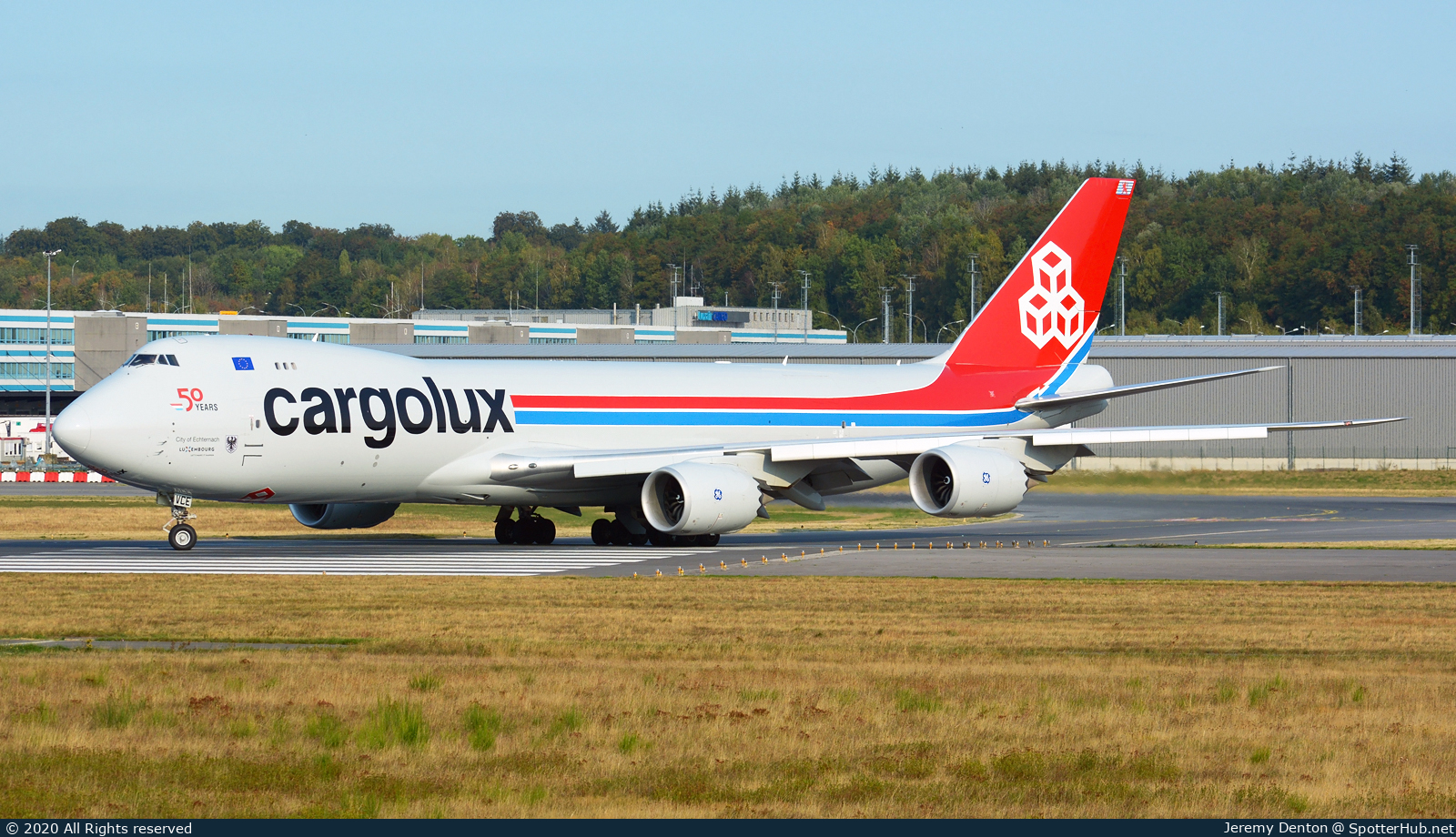 Photo of LX-VCE - Boeing 747-8R7F operated by Cargolux