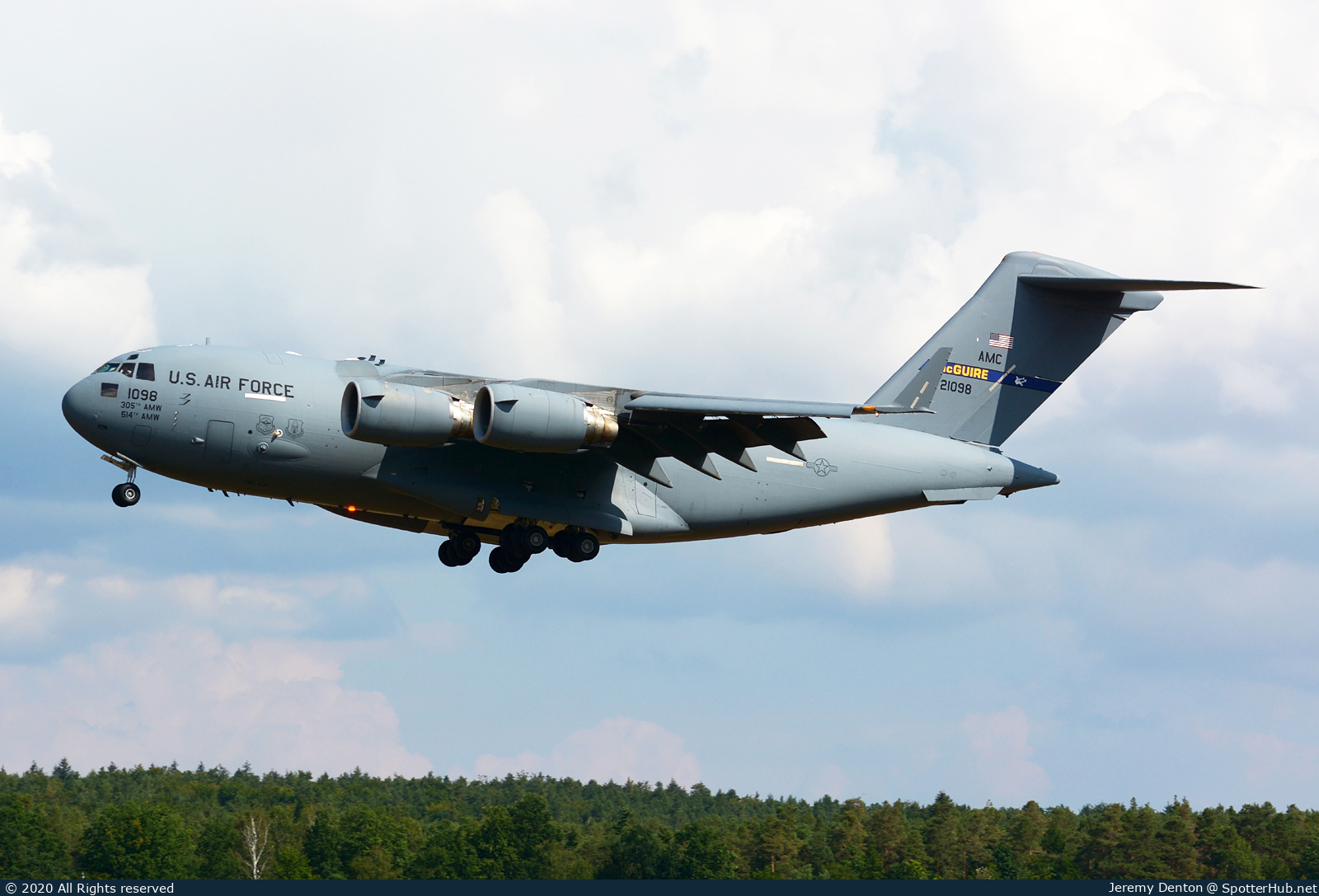Photo of 02-1098 - Boeing C-17A Globemaster III operated by US Air Force