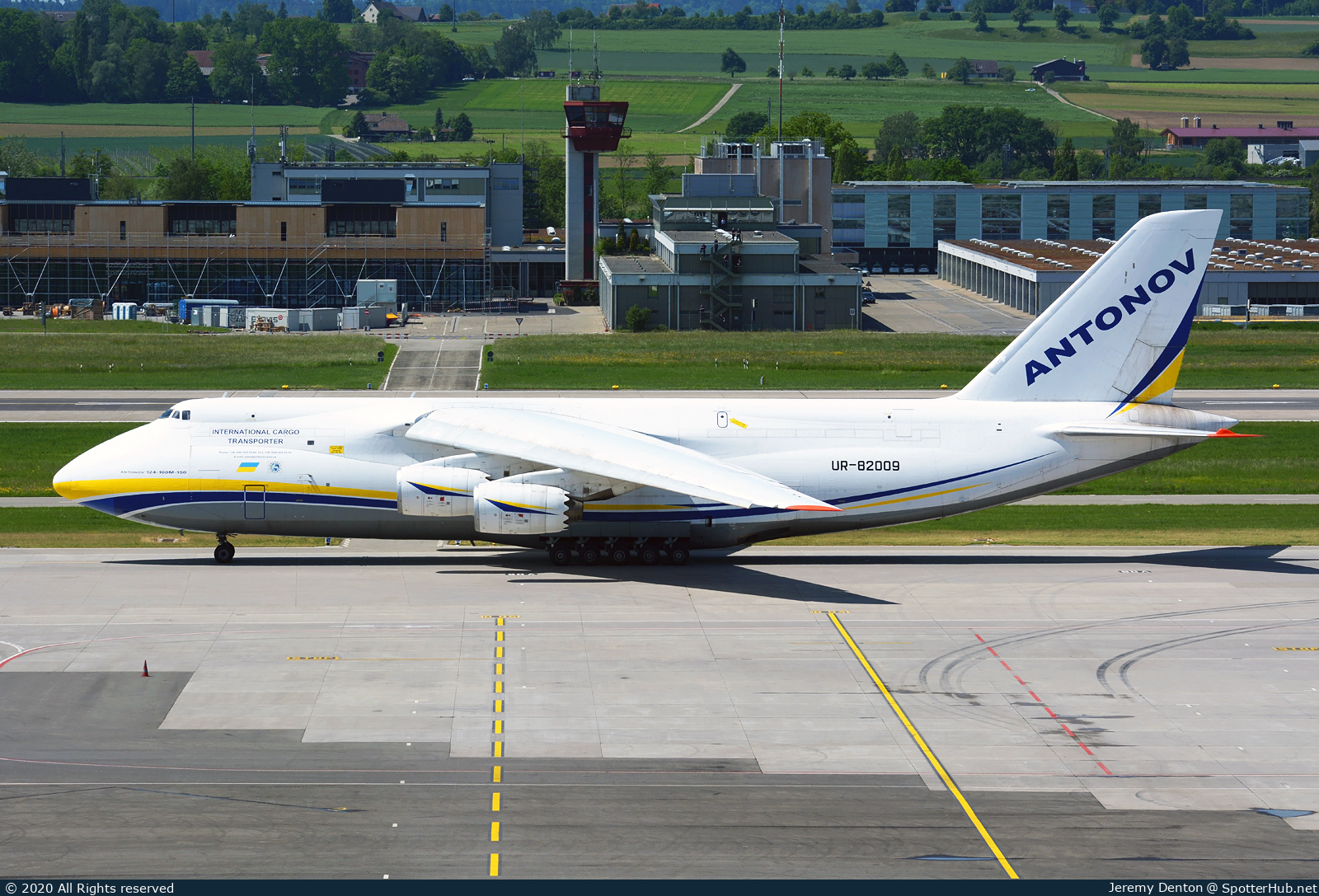 Photo of UR-82009 - Antonov An-124-100M-150 Ruslan operated by Antonov Airlines