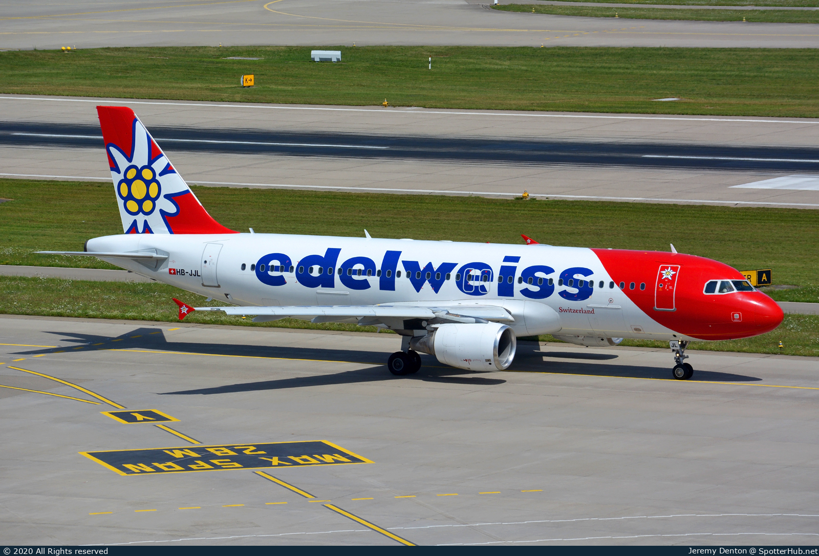 Photo of HB-JJL - Airbus A320-214 operated by Edelweiss Air