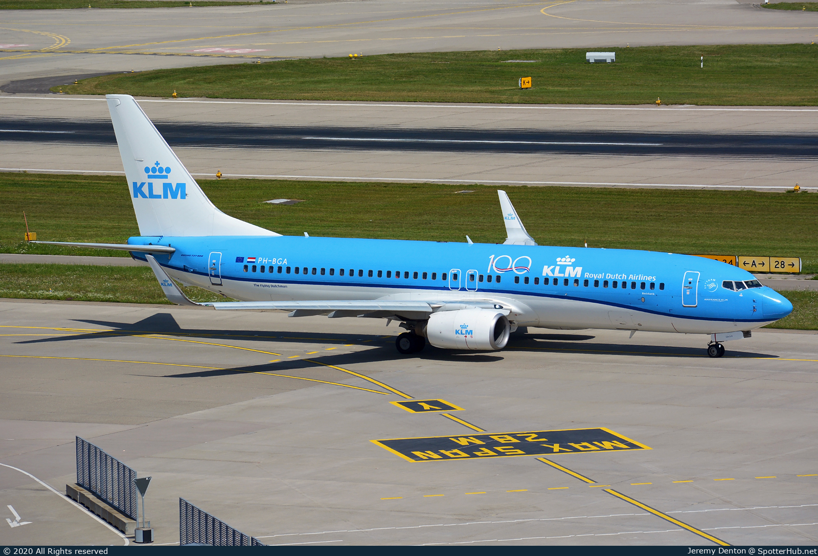 Photo of PH-BGA - Boeing 737-8K2 operated by KLM Royal Dutch Airlines