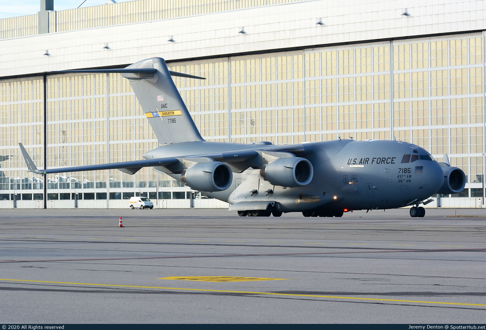 Photo of 07-7185 - Boeing C-17A Globemaster III operated by US Air Force