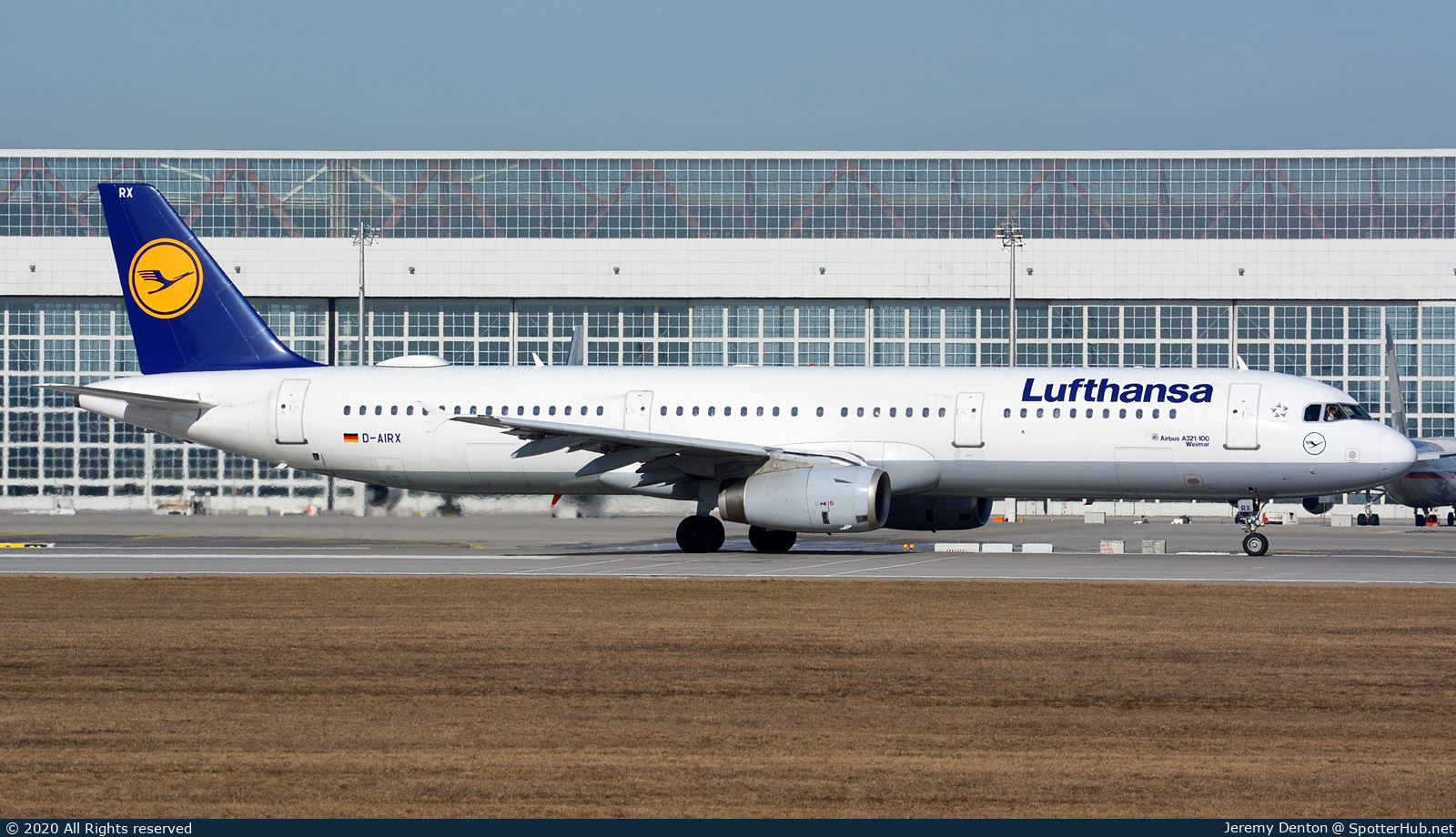 Photo of D-AIRX - Airbus A321-131 operated by Lufthansa