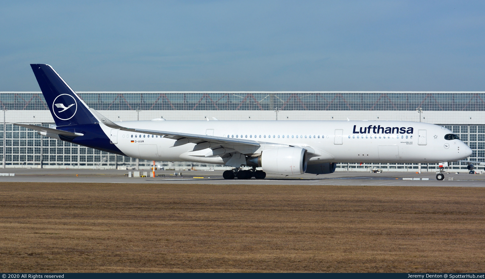 Photo of D-AIXM - Airbus A350-941 operated by Lufthansa