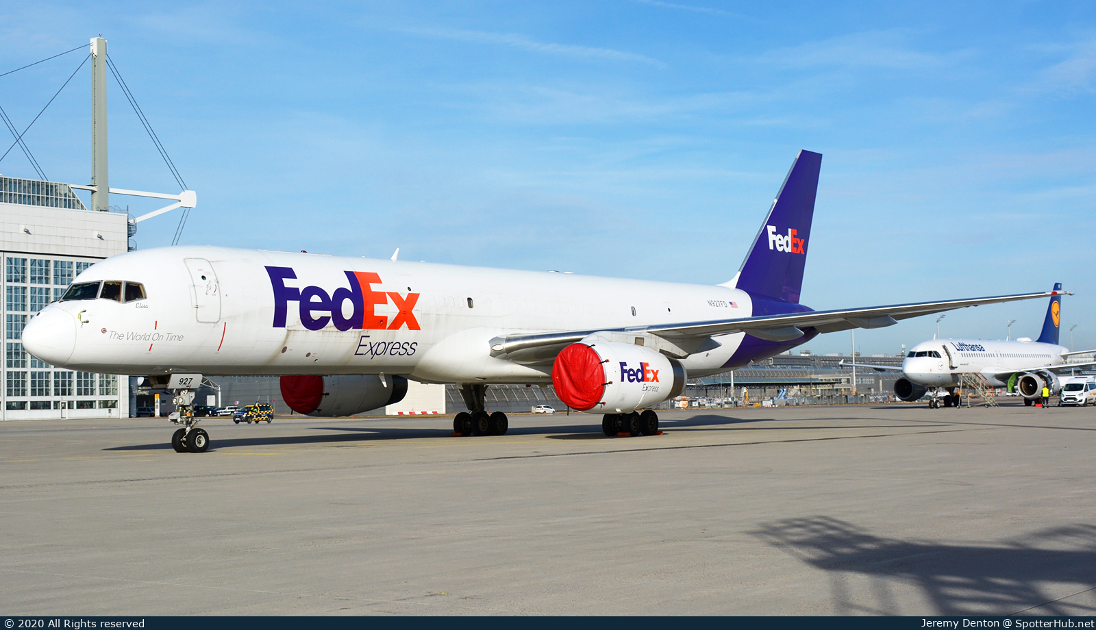 Photo of N927FD - Boeing 757-204(SF) operated by FedEx